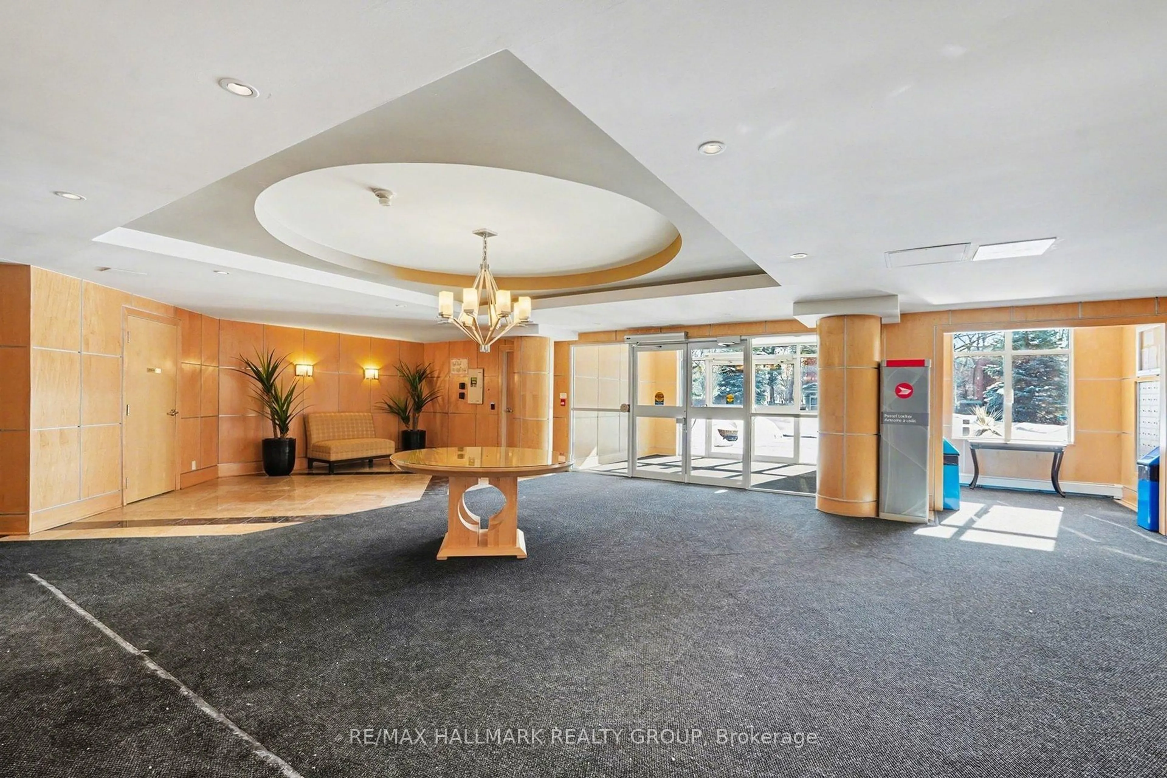 Indoor foyer for 205 Bolton St #315, Ottawa Ontario K1N 1K7