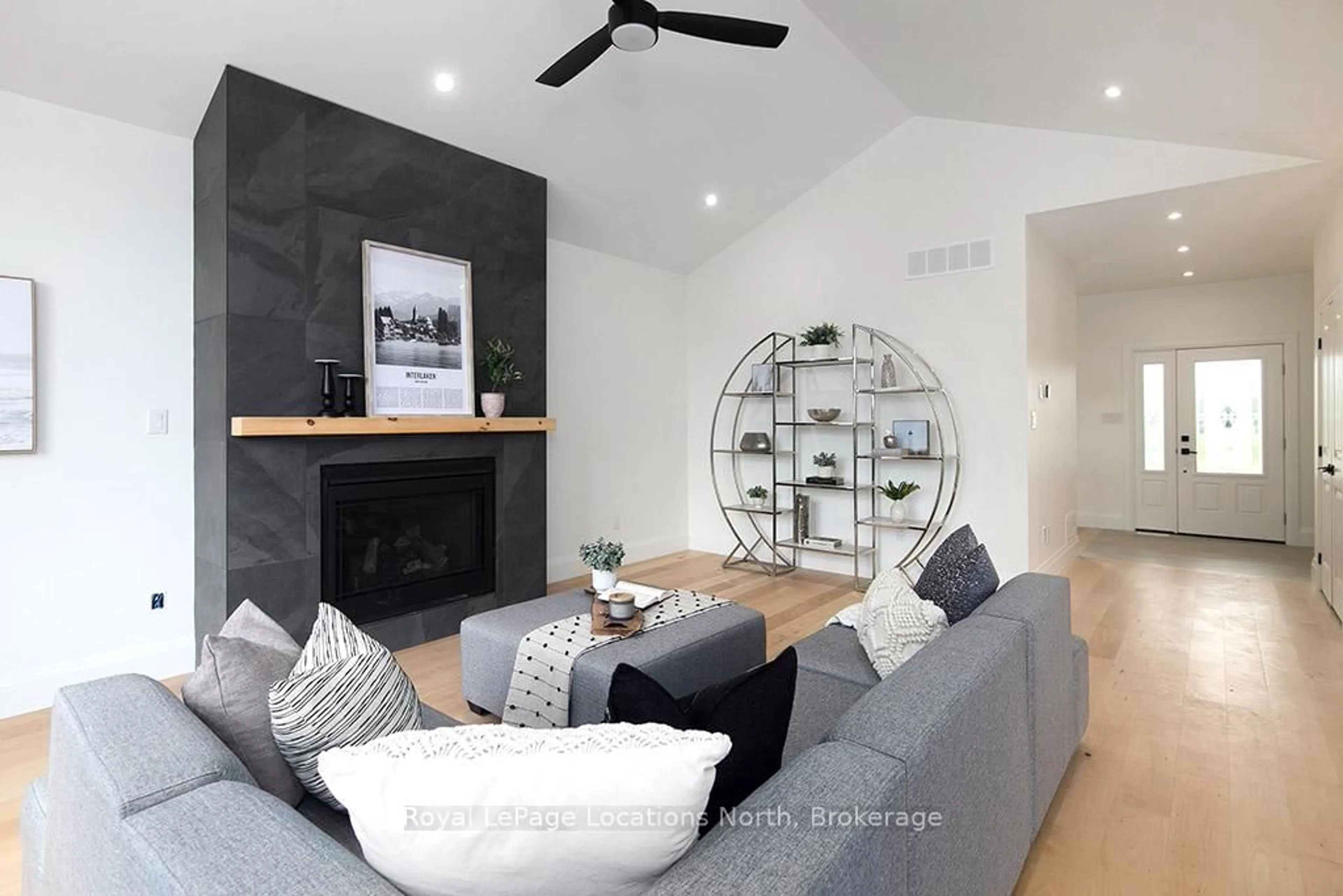 Living room with furniture, unknown for 4 Hilton Lane #32, Meaford Ontario N4L 1L8