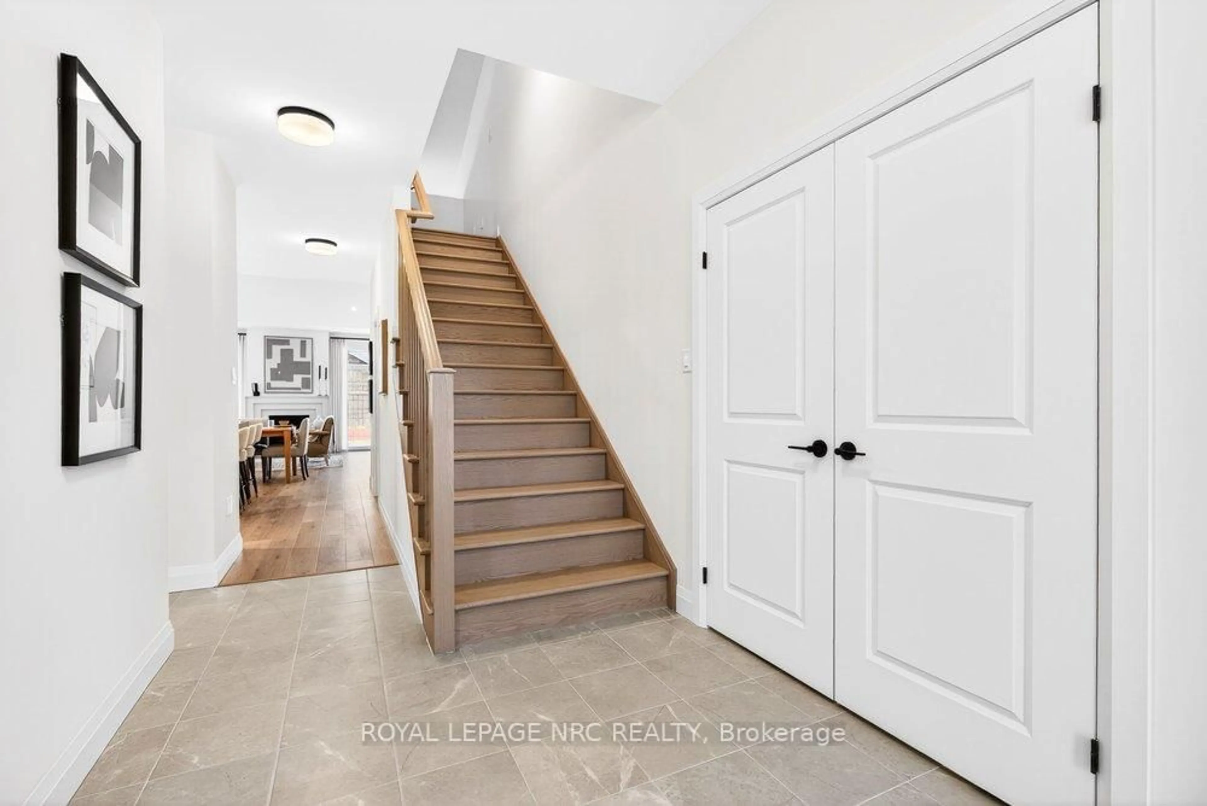 Indoor entryway for 95 Beachwalk Cres, Fort Erie Ontario L0S 1B0