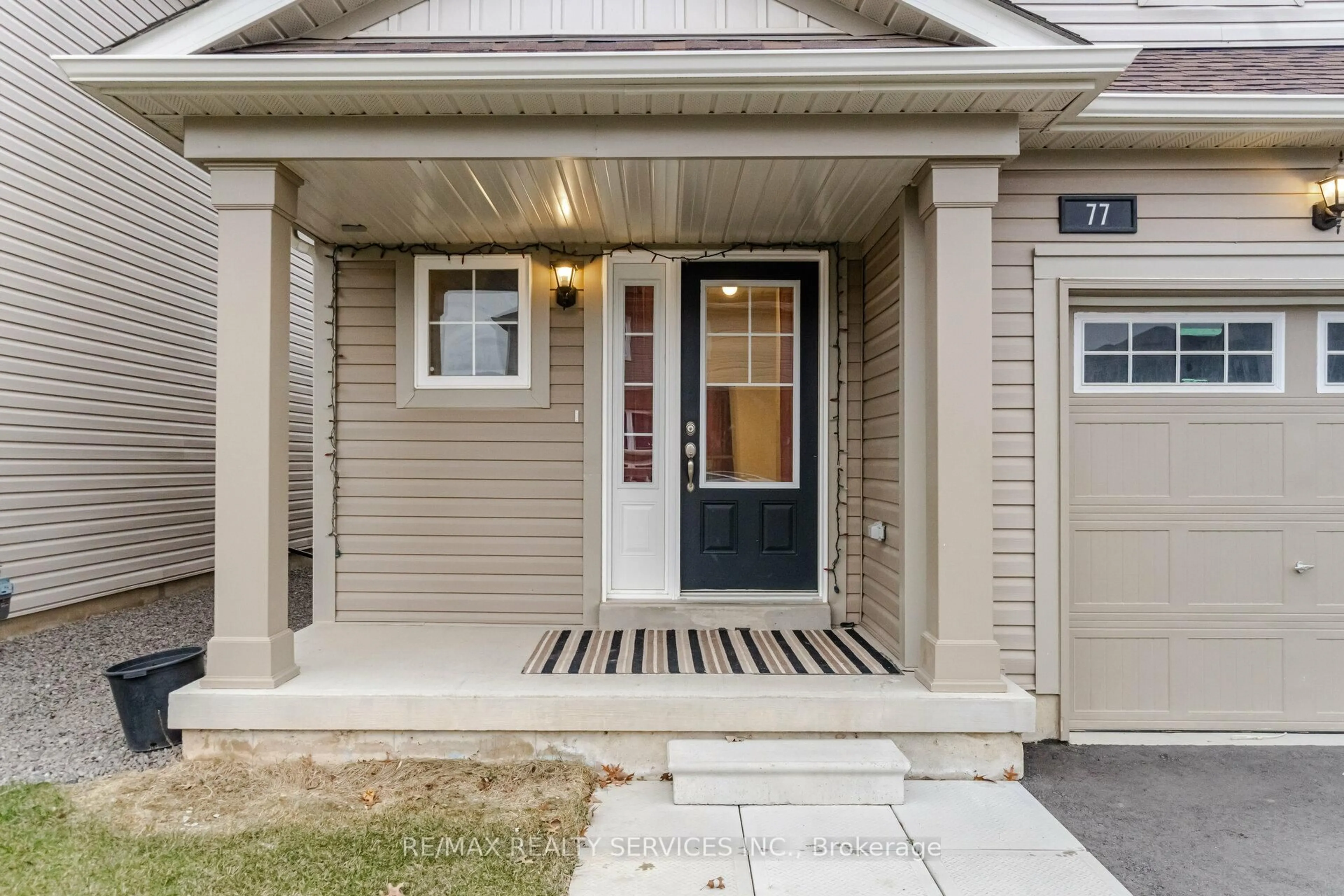 Home with vinyl exterior material, street for 77 Tumblewood Pl, Welland Ontario L3B 0J3