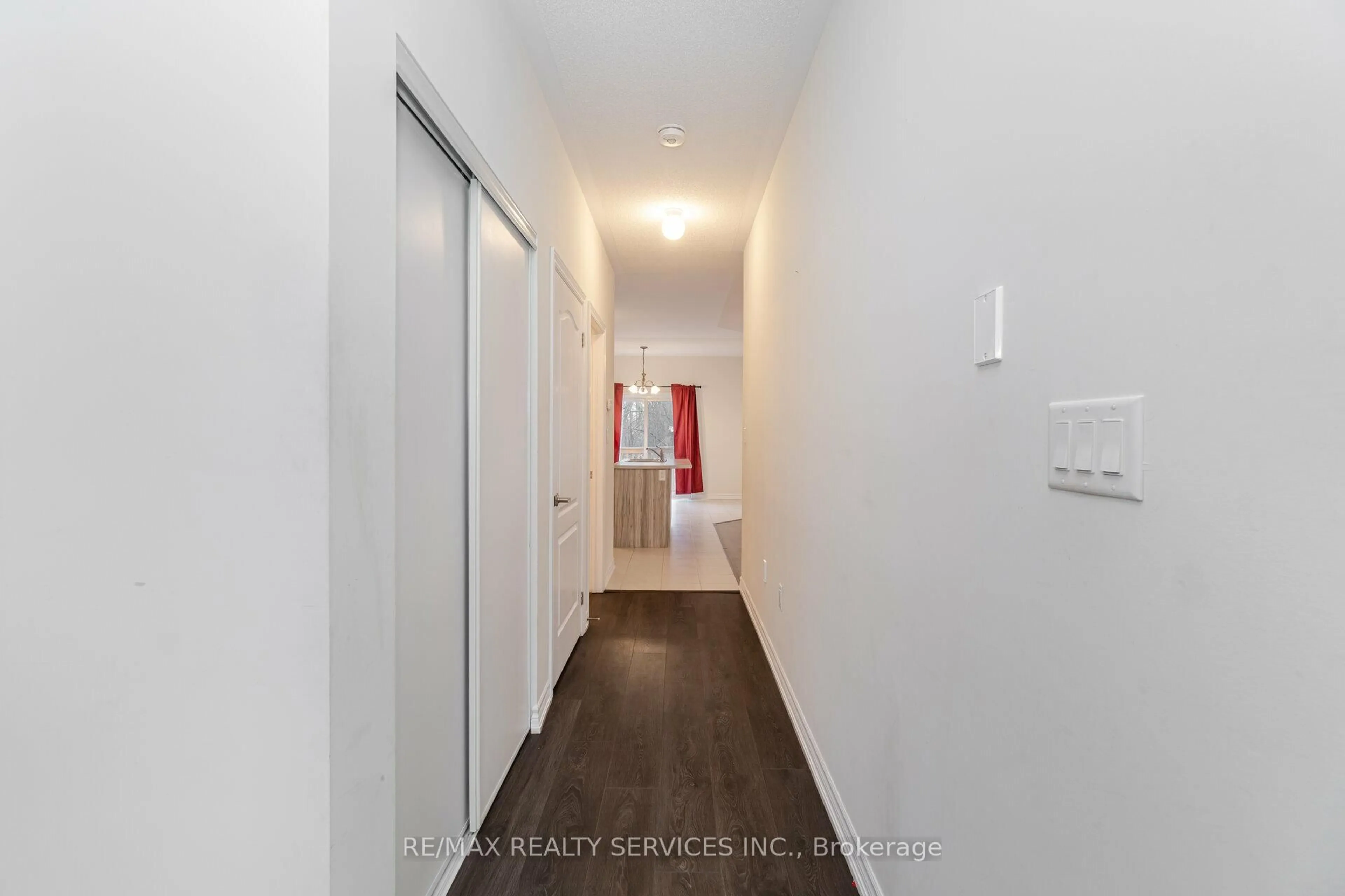 Indoor entryway for 77 Tumblewood Pl, Welland Ontario L3B 0J3