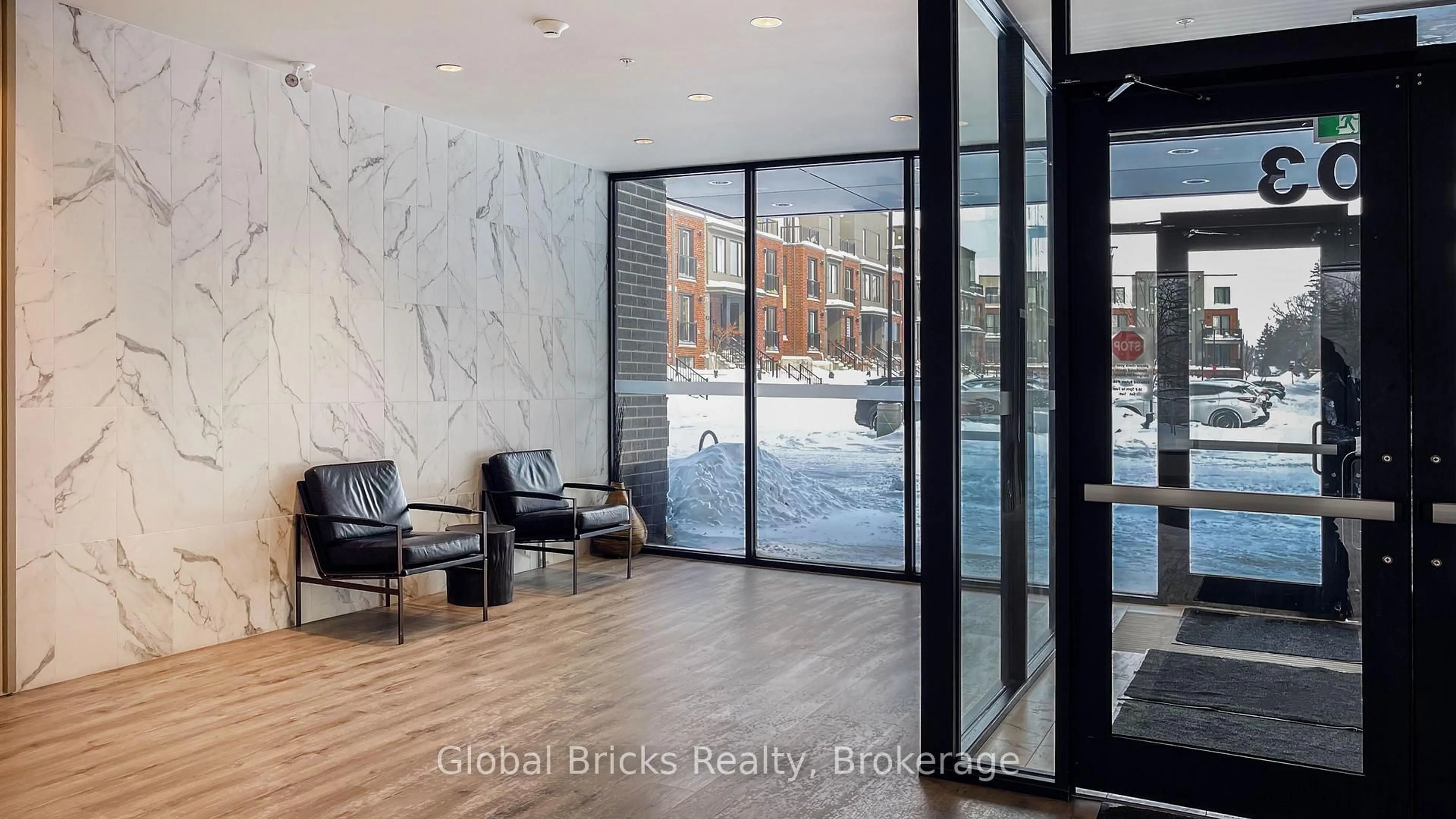 Indoor foyer for 103 Roger St #313, Waterloo Ontario N2J 0G2