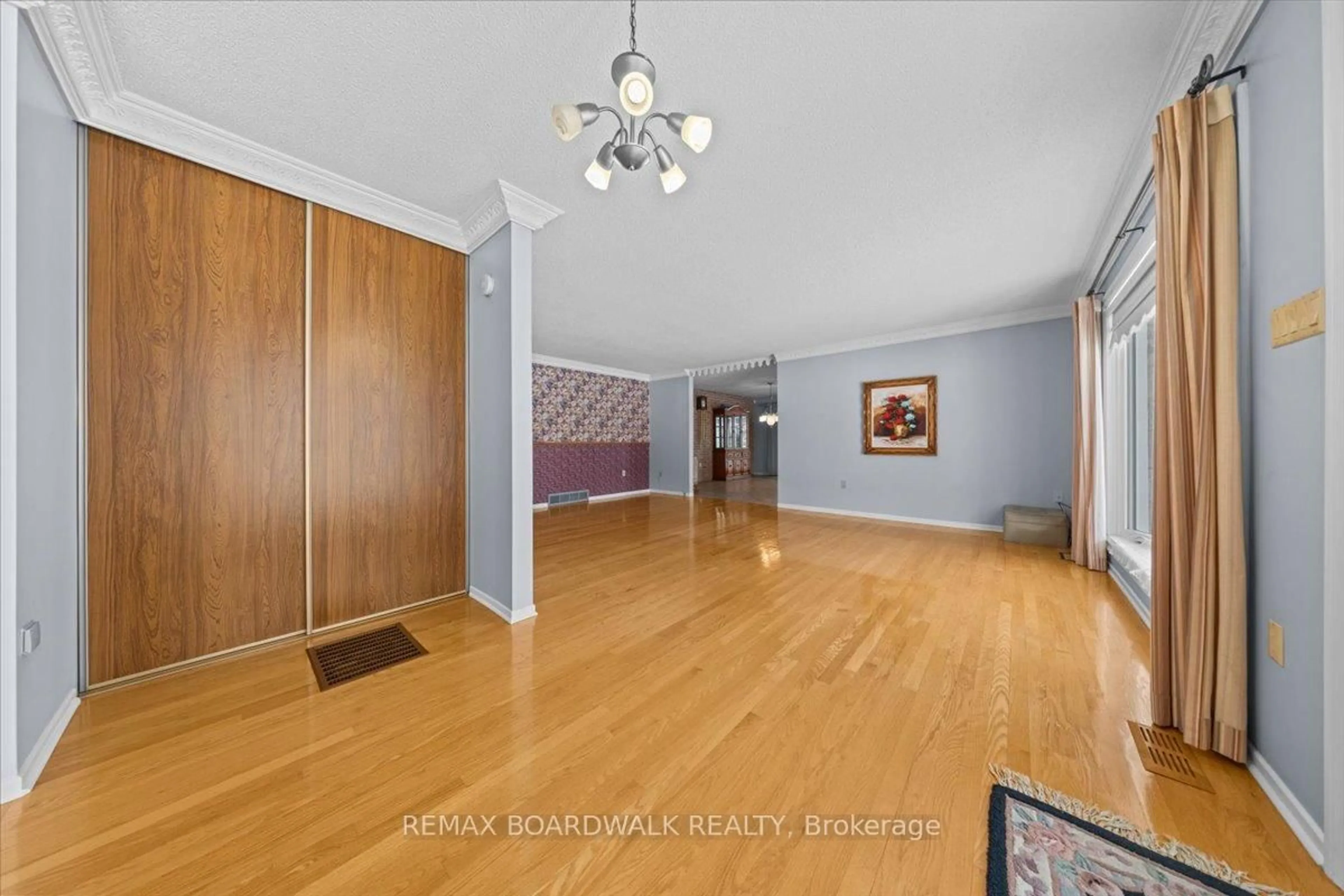 Indoor foyer for 4547 Carlsbad Lane, Vars Ontario K0A 3H0