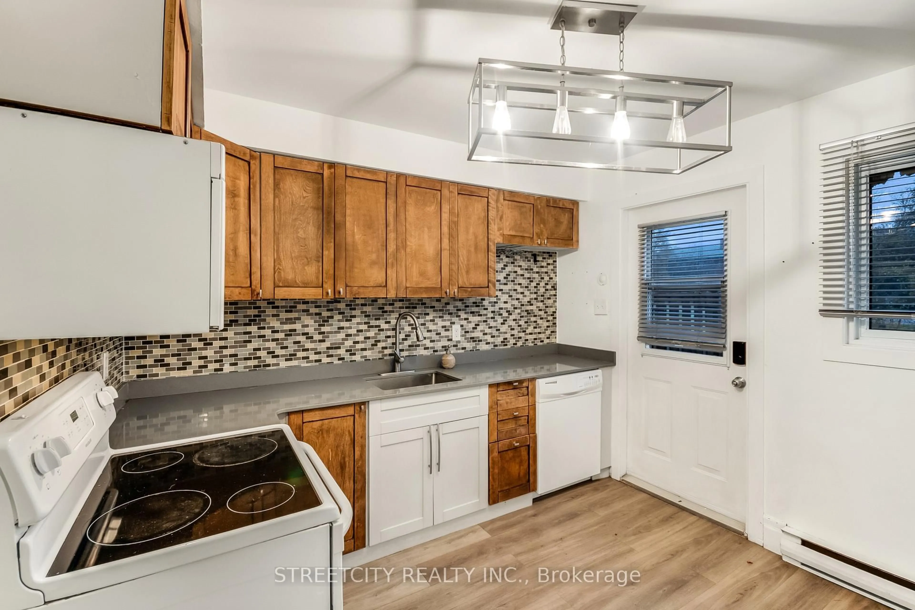 Open concept kitchen, unknown for 71 WELLESLEY Cres #D, London East Ontario N5V 1J6