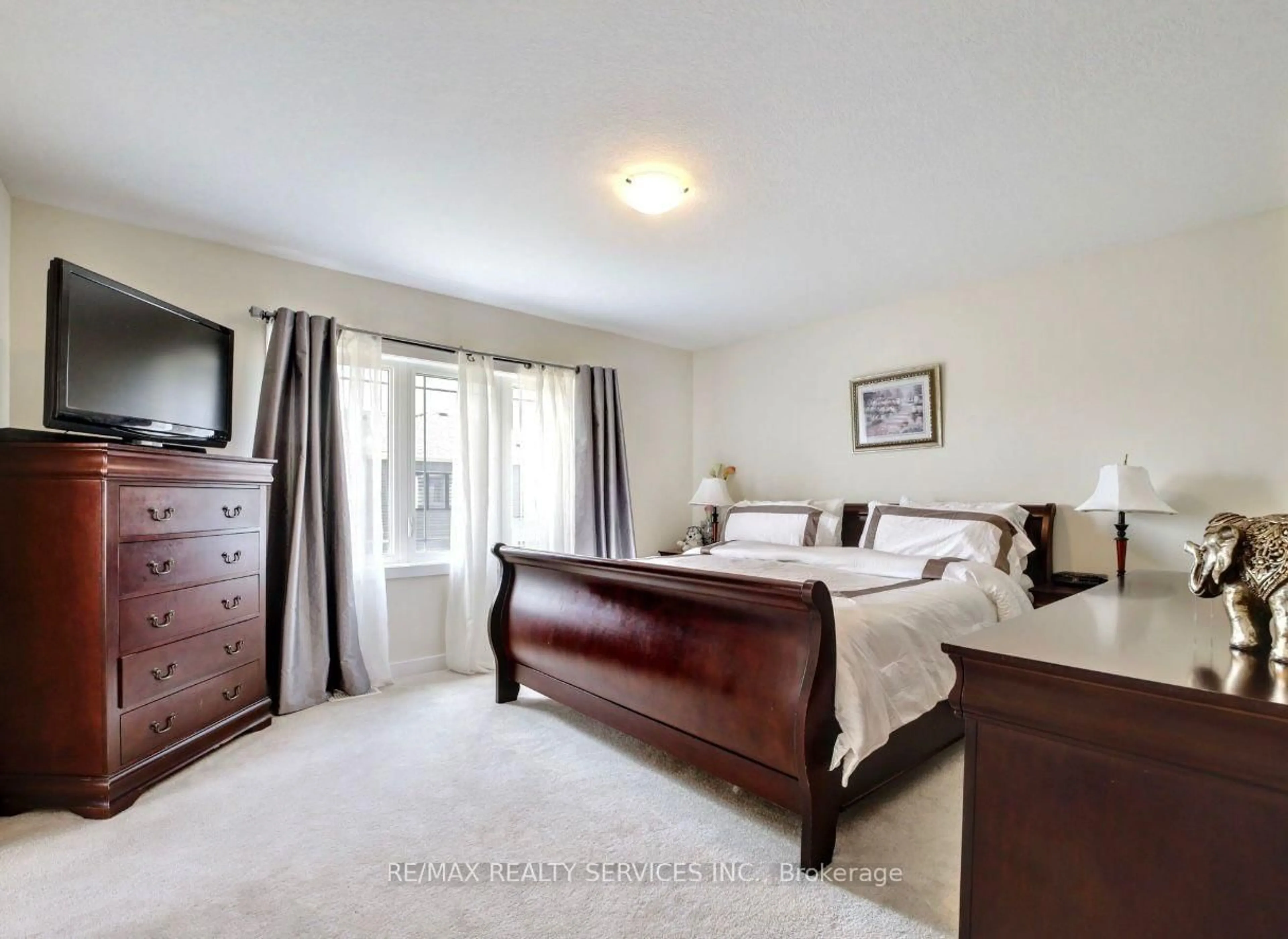 Bedroom with bed, unknown for 237 Eastbridge Ave, Welland Ontario L3B 0M6