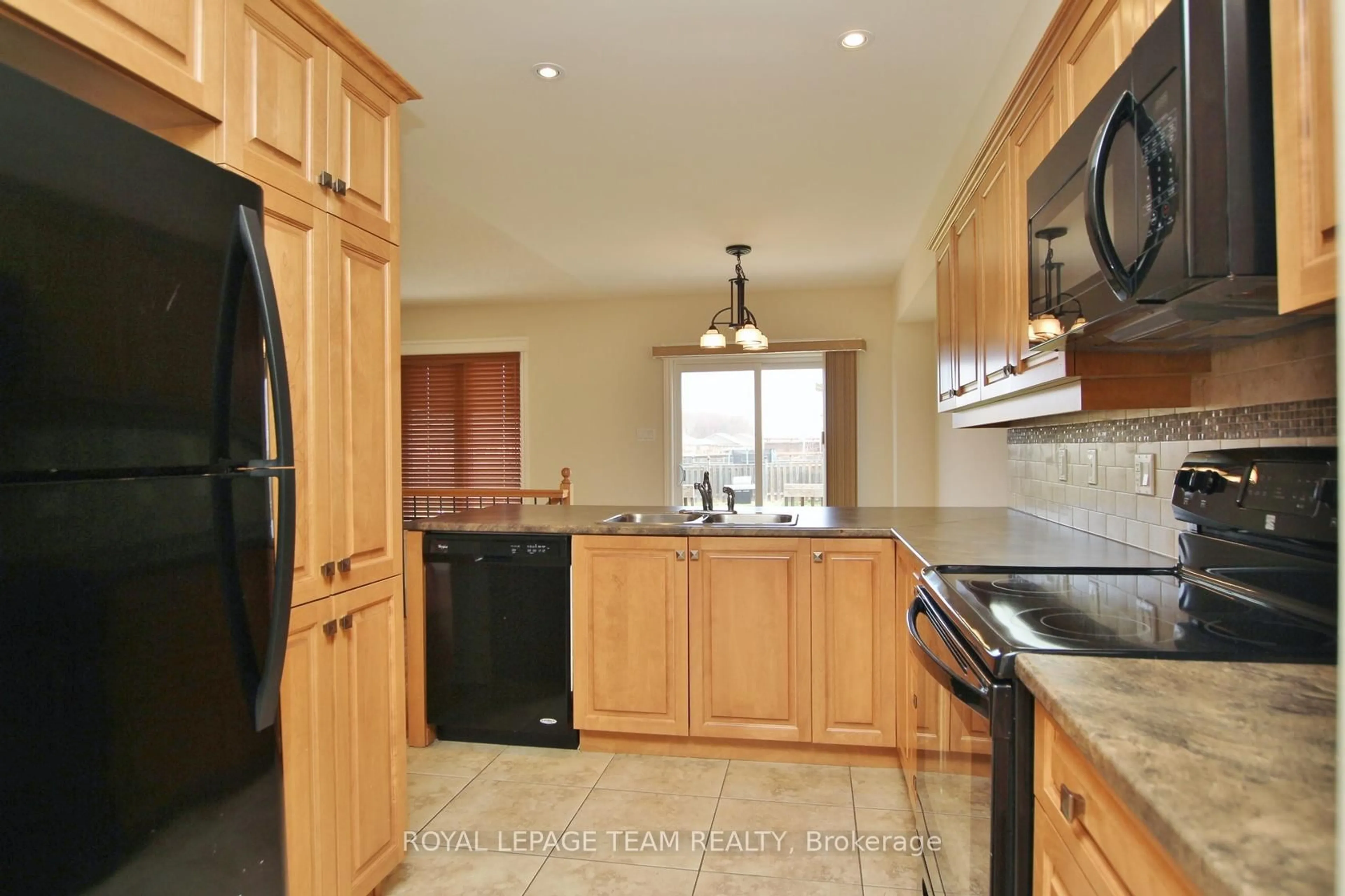 Standard kitchen, ceramic/tile floor for 1032 Marconi Ave, Kanata Ontario K2W 0C8