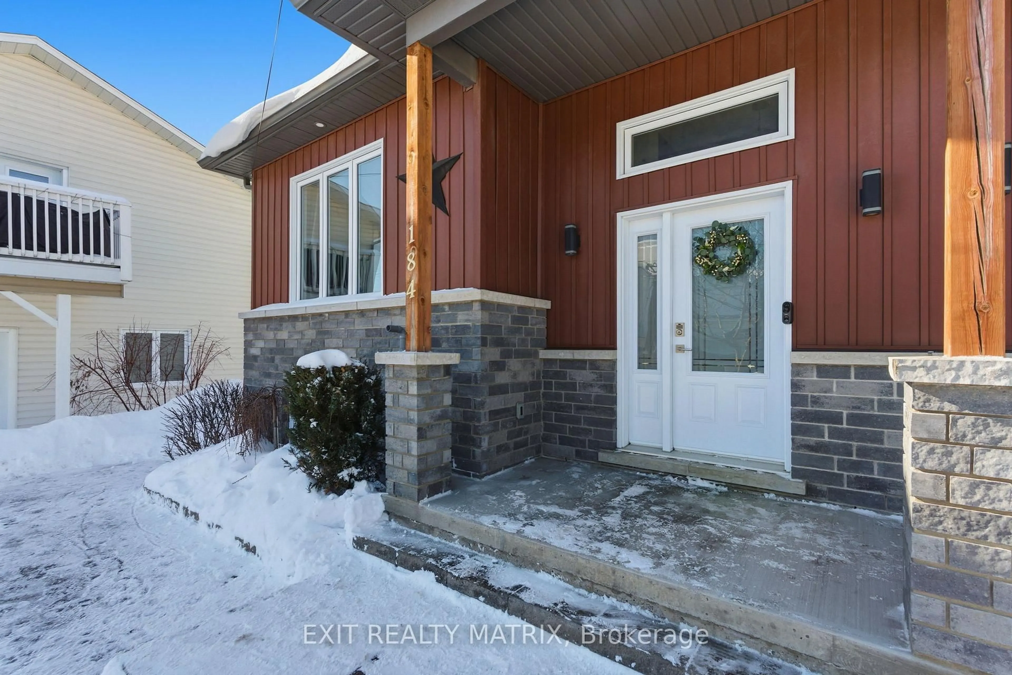 Indoor entryway for 184 Lavergne St, The Nation Ontario K0A 3C0