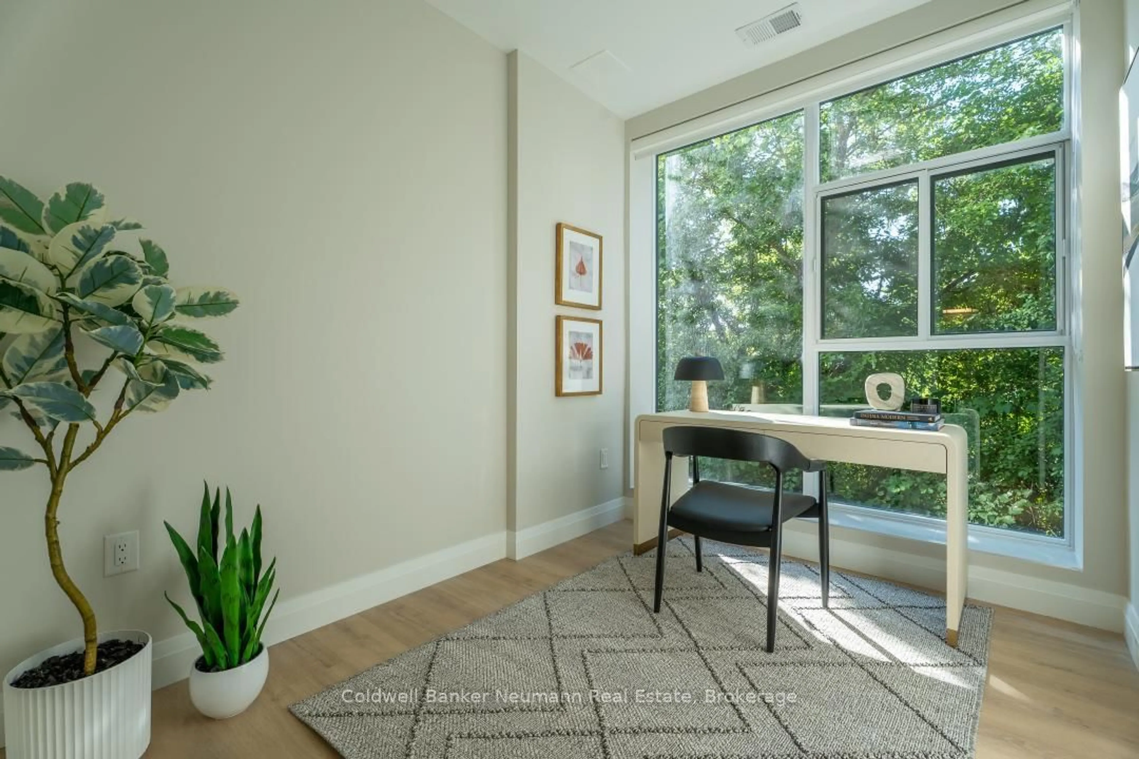 Indoor entryway for 1882 Gordon St #314, Guelph Ontario N1L 0P6