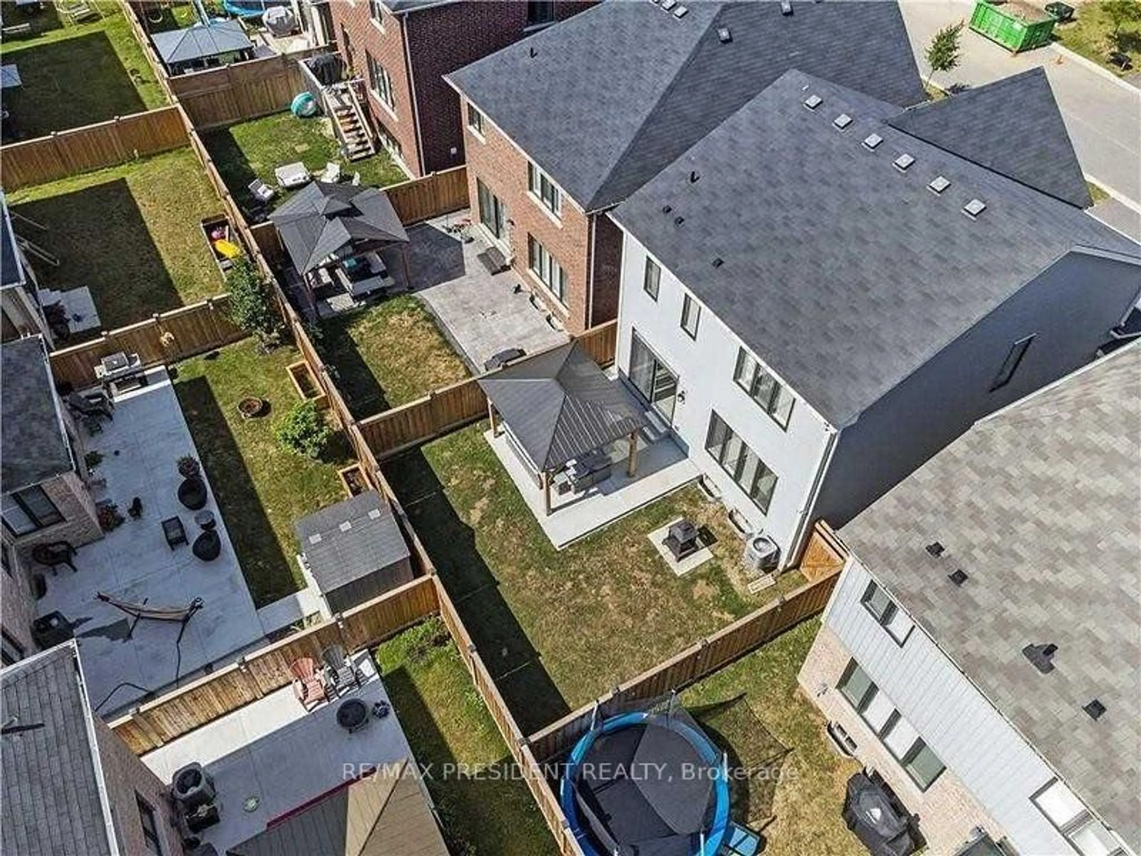 A pic from outside/outdoor area/front of a property/back of a property/a pic from drone, street for 34 Derby Dr, Haldimand Ontario N3W 9C1