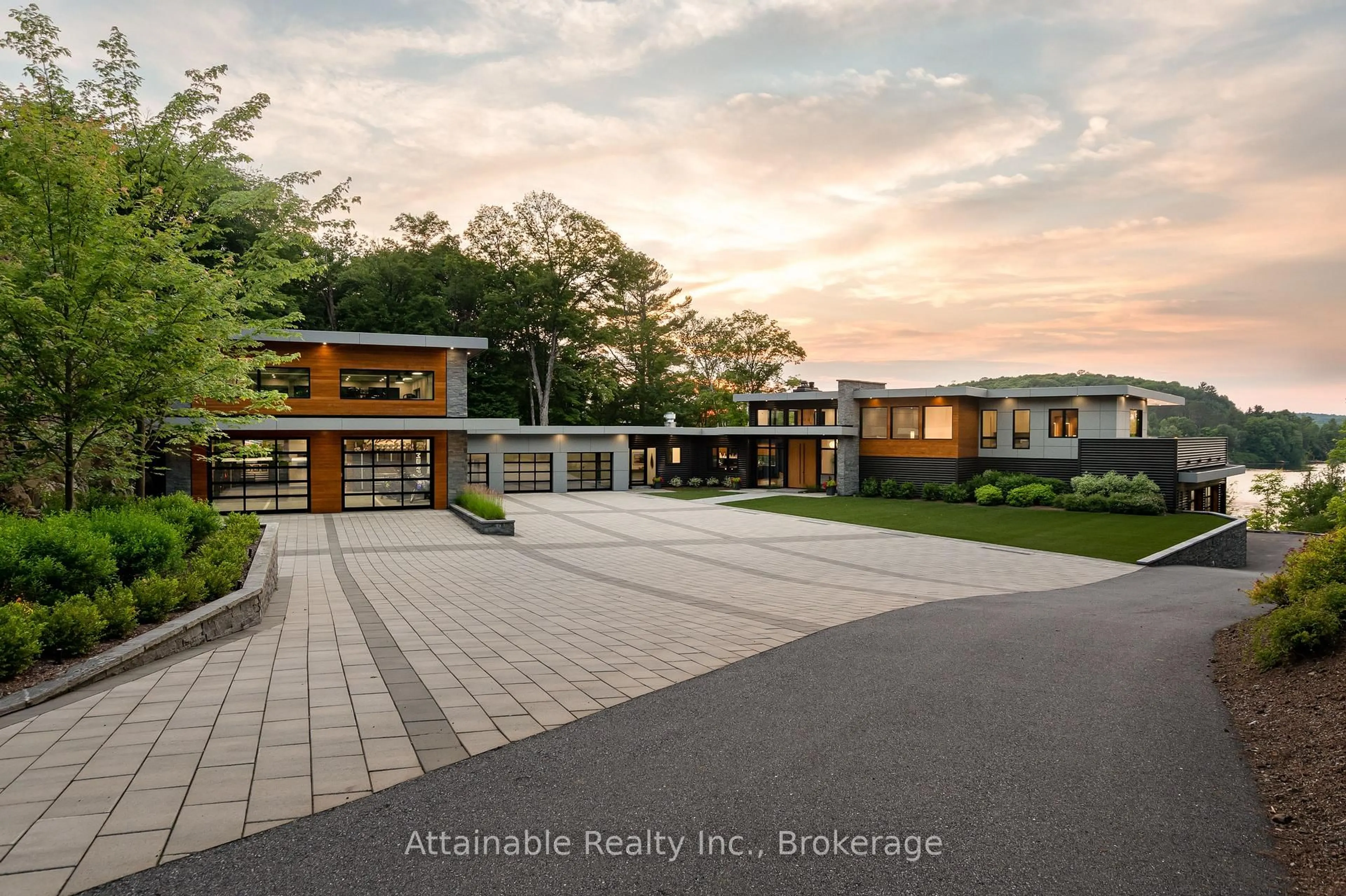 Unknown for 300 West Browns Rd, Huntsville Ontario P1H 2J3