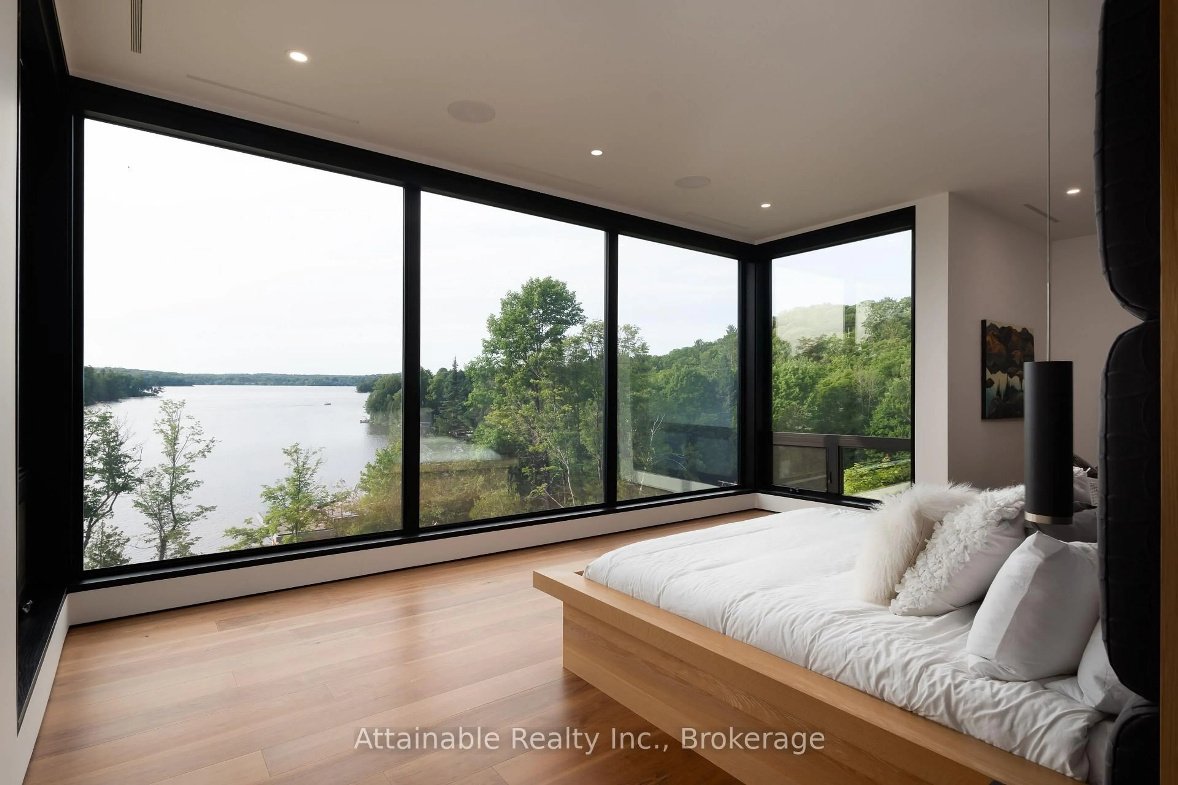 Unknown for 300 West Browns Rd, Huntsville Ontario P1H 2J3