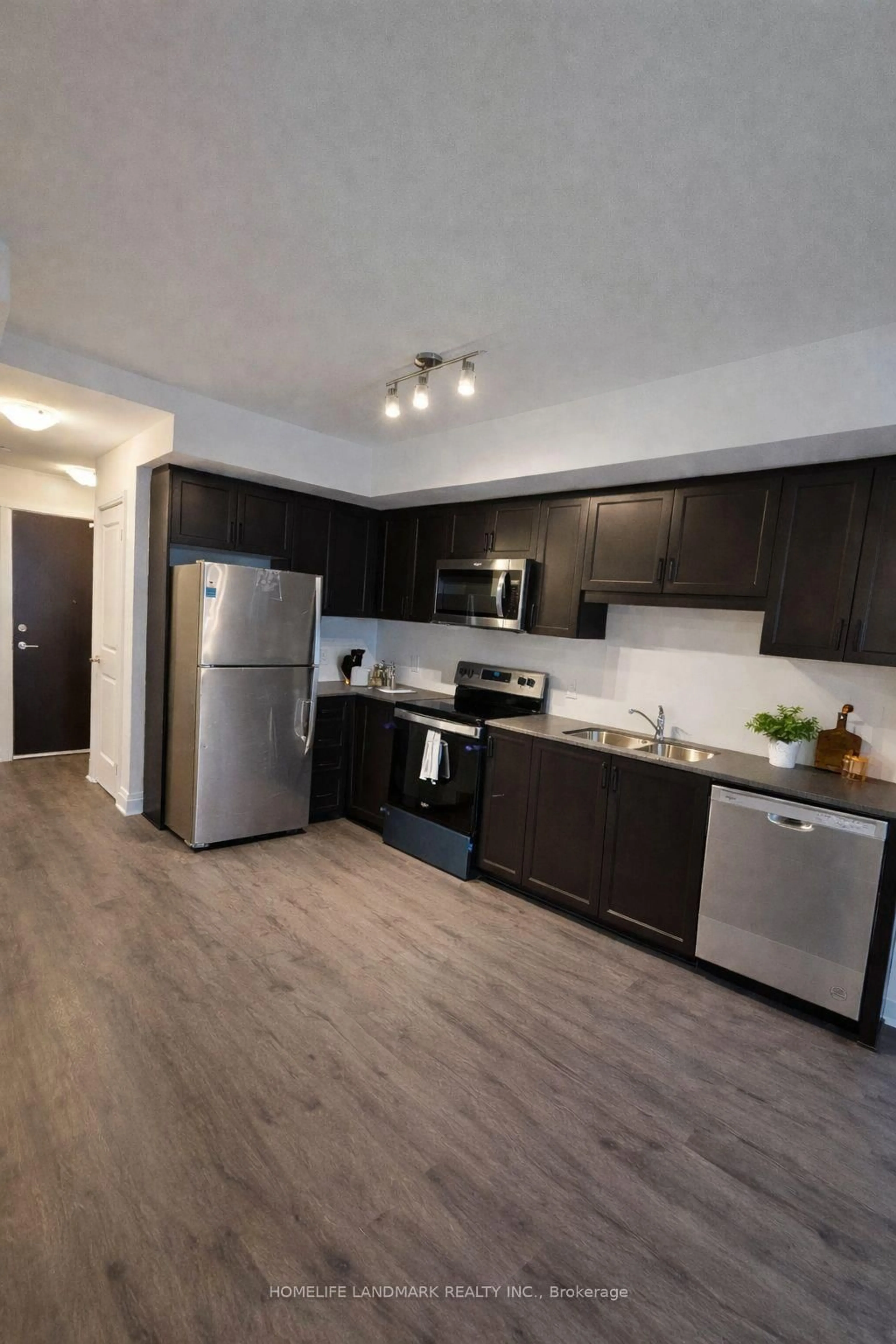 Standard kitchen, wood/laminate floor for 1936 RYMAL Rd #317, Hamilton Ontario L0R 1P0