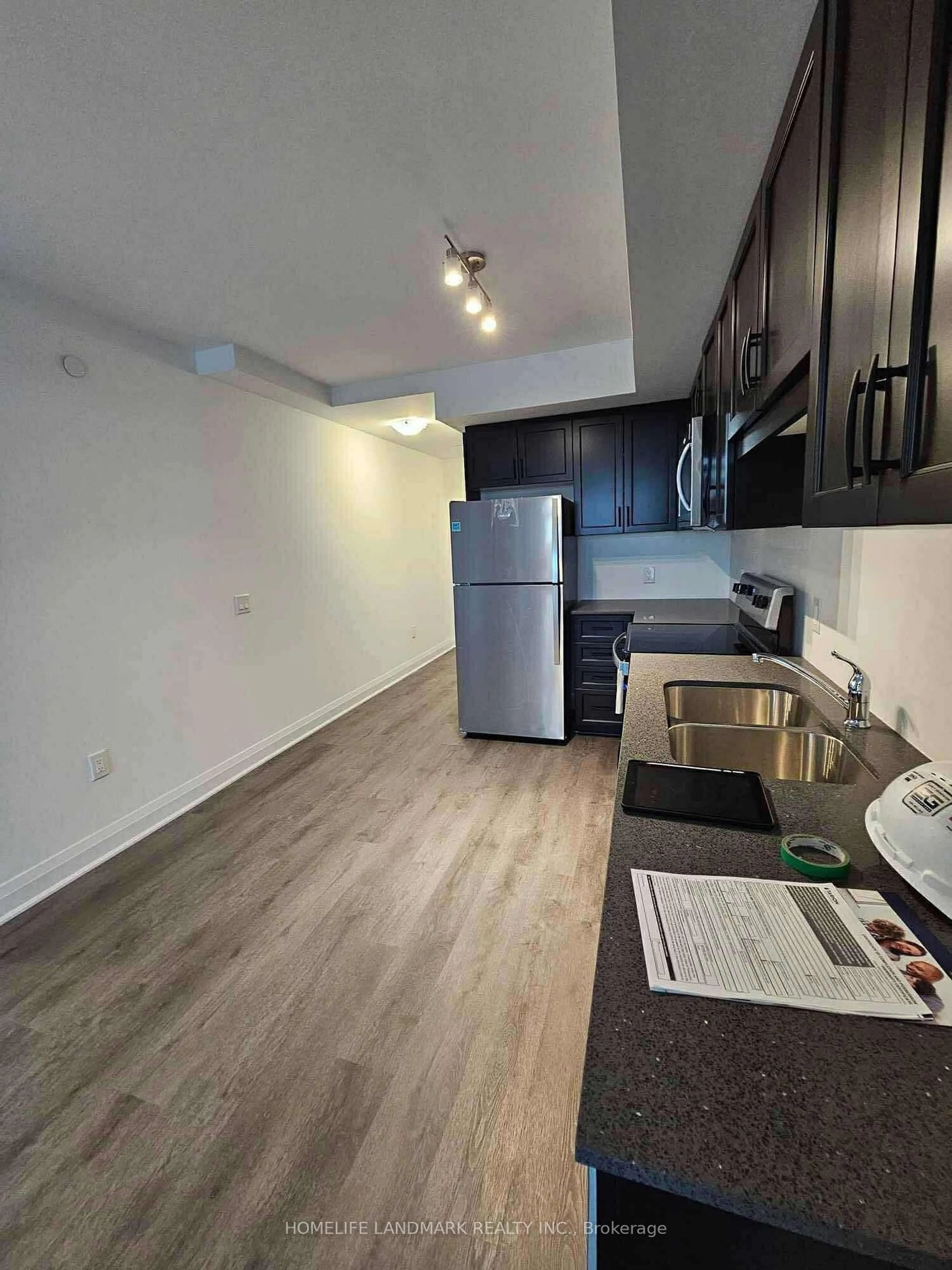 Standard kitchen, wood/laminate floor for 1936 RYMAL Rd #317, Hamilton Ontario L0R 1P0