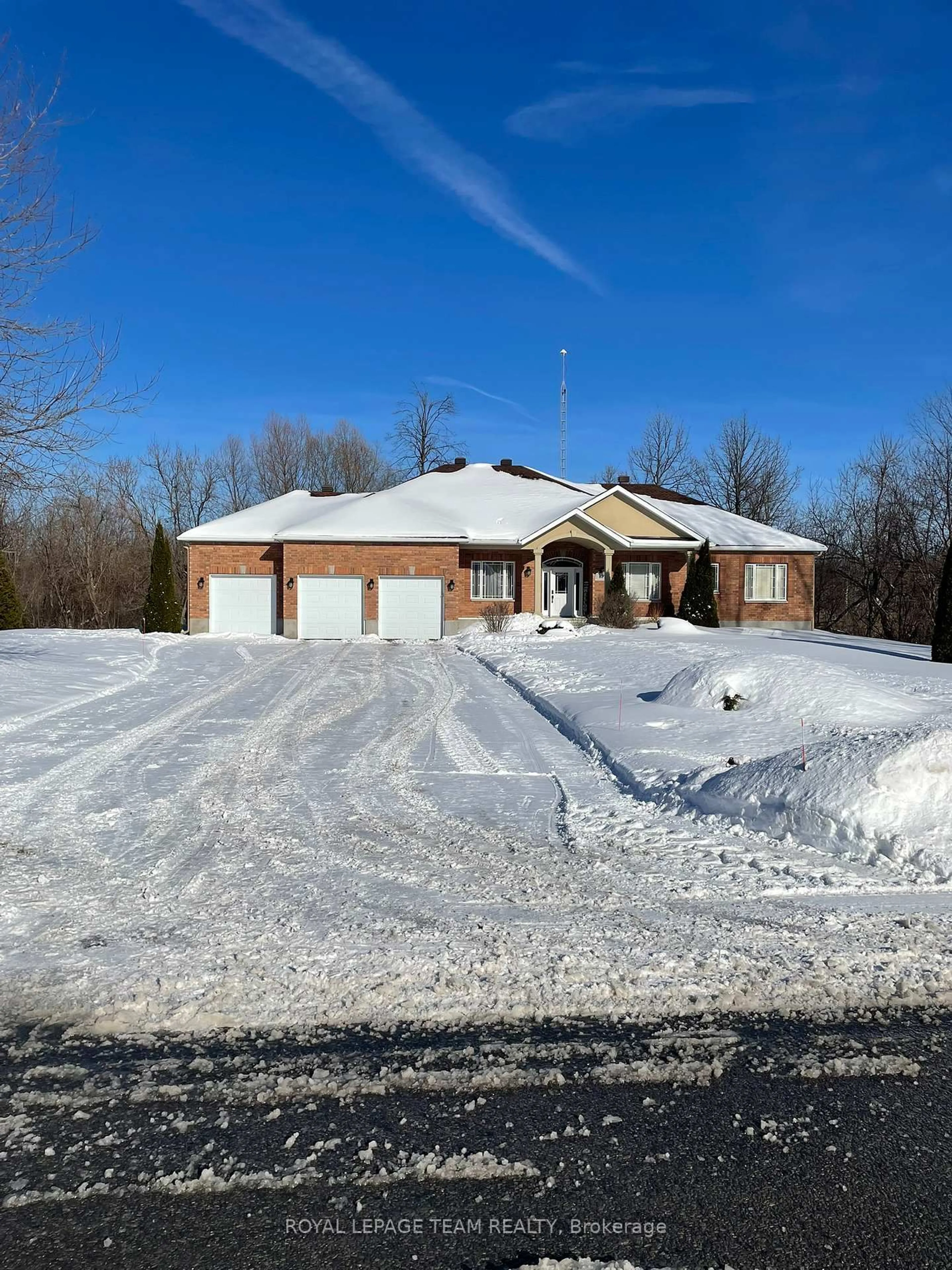 A pic from outside/outdoor area/front of a property/back of a property/a pic from drone, building for 2539 KEARNS Way, Greely Ontario K4P 1R9