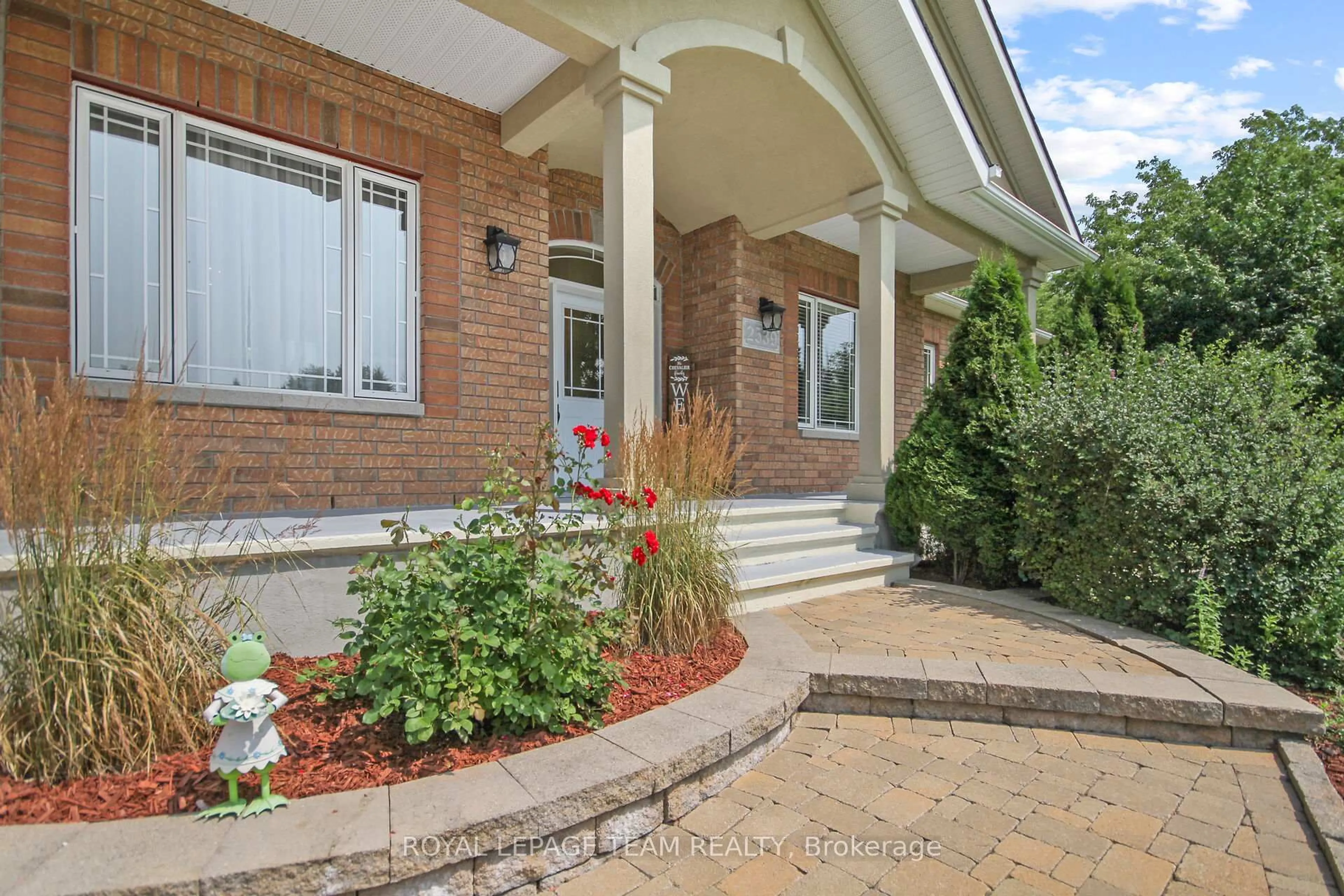 Home with brick exterior material, street for 2539 KEARNS Way, Greely Ontario K4P 1R9