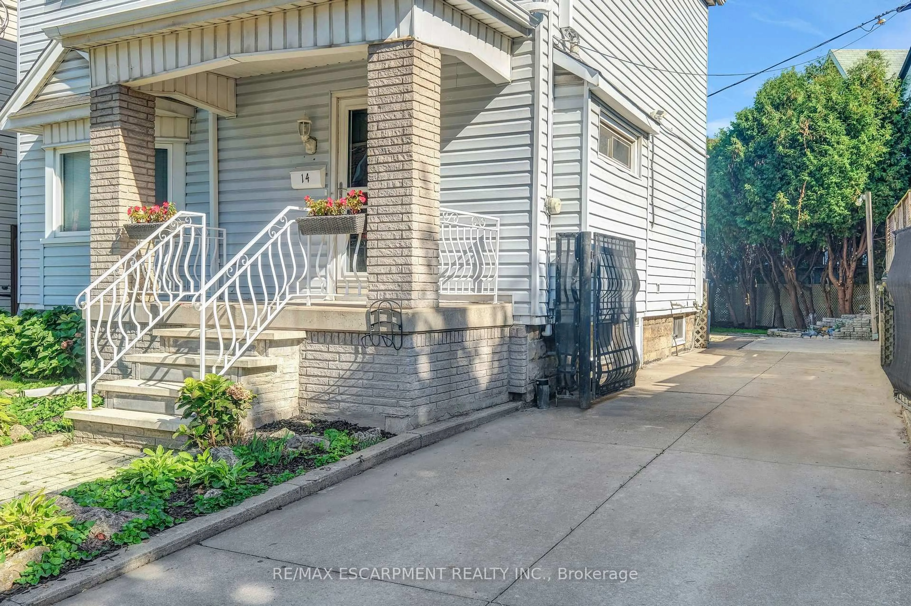 Unknown for 14 Niagara St, Hamilton Ontario L8L 6A2