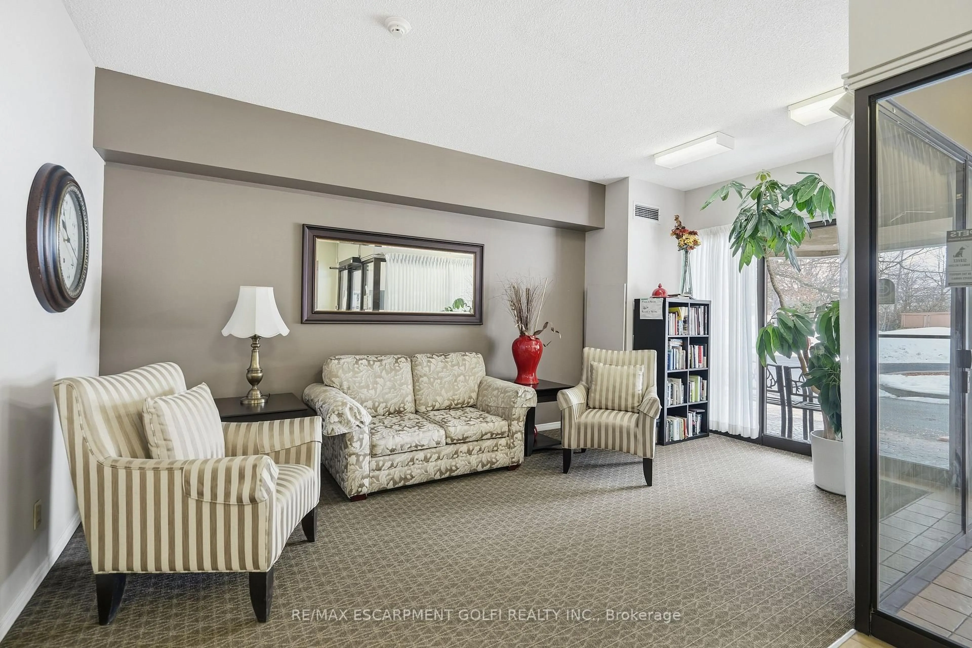 Unknown for 180 Limeridge Rd #208, Hamilton Ontario L9C 7H7