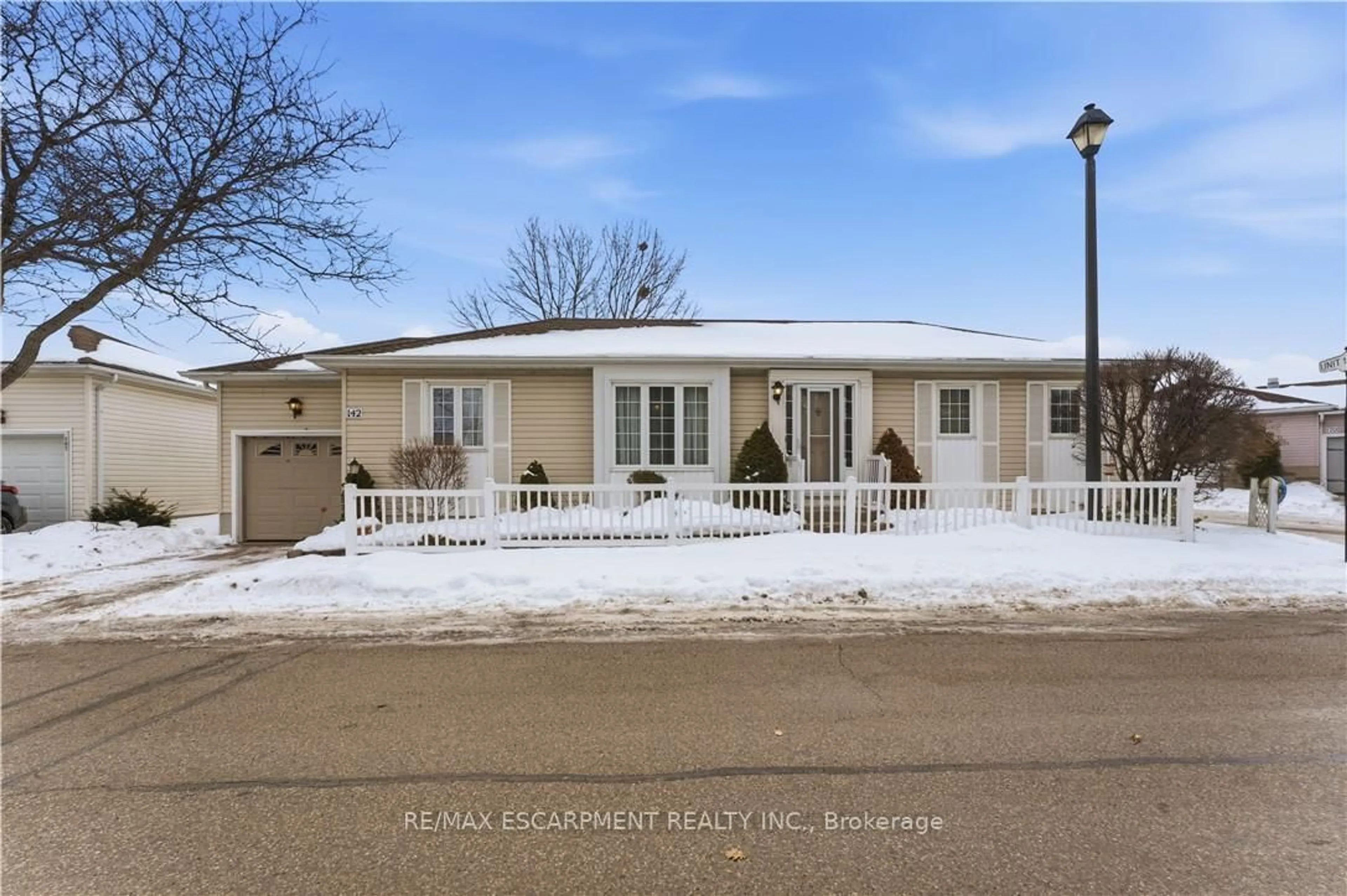 Unknown for 142 Silverbirch Ave, Hamilton Ontario L0R 1W0