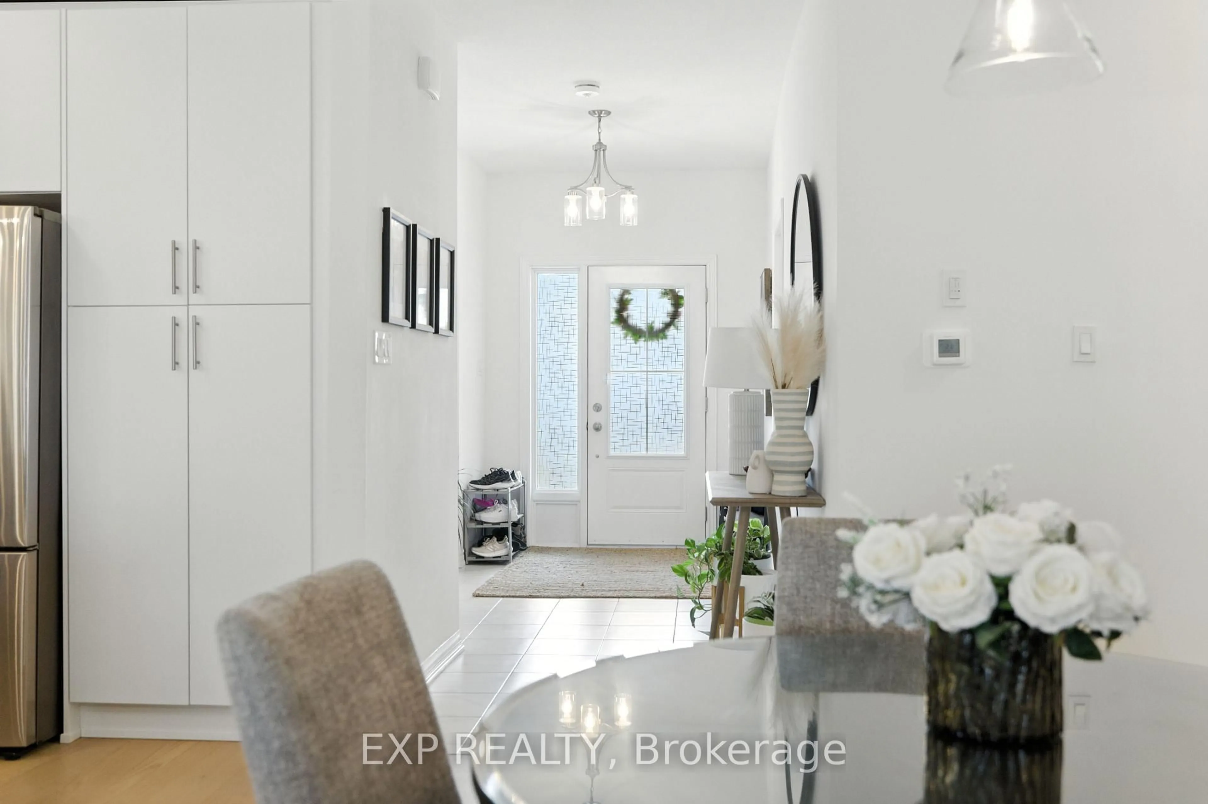 Indoor entryway for 202 DOWSLEY Cres, Brockville Ontario K6V 0E2