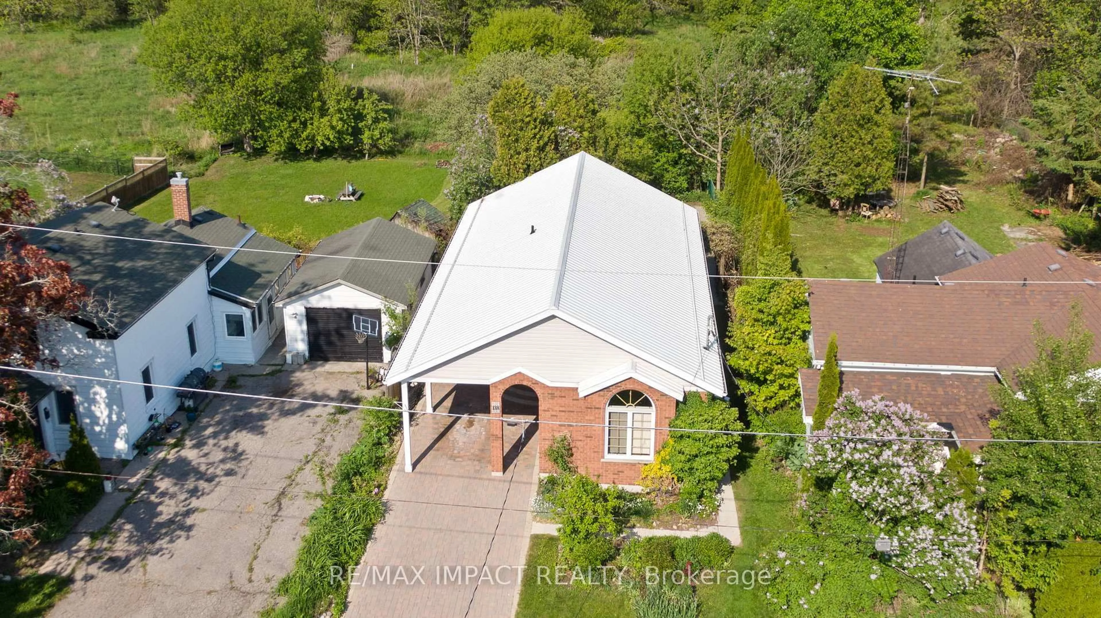 A pic from outside/outdoor area/front of a property/back of a property/a pic from drone, building for 138 Tremaine St, Cobourg Ontario K9A 2Z3