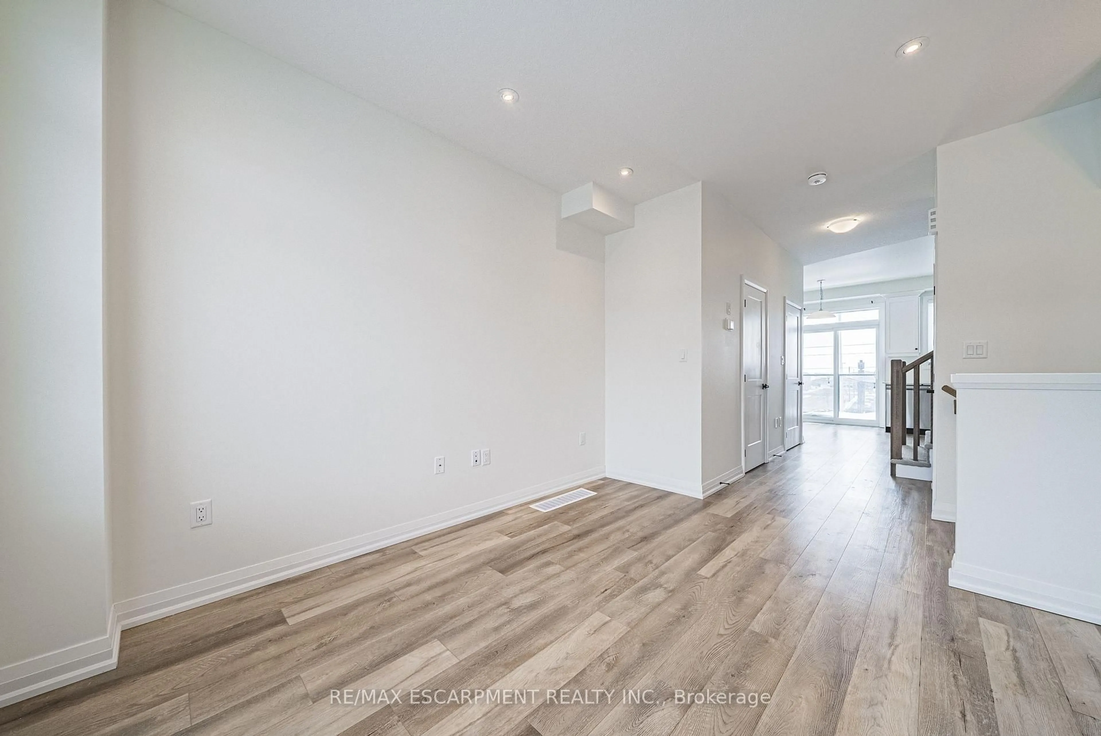 A pic of a room for 120 Court Dr #23, Brant Ontario N3L 0N2