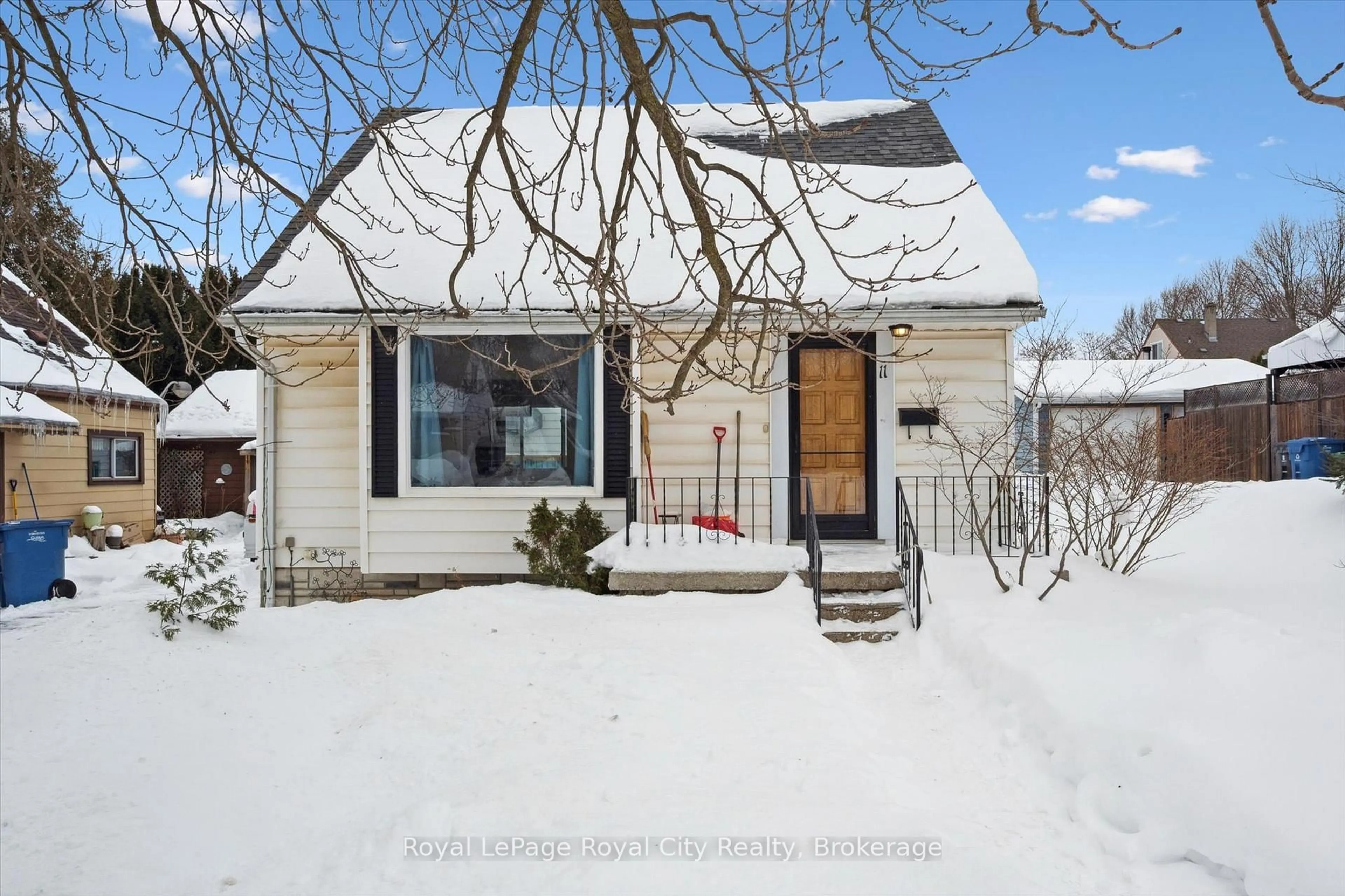 Unknown for 11 Chase Ave, Guelph Ontario N1H 2N3