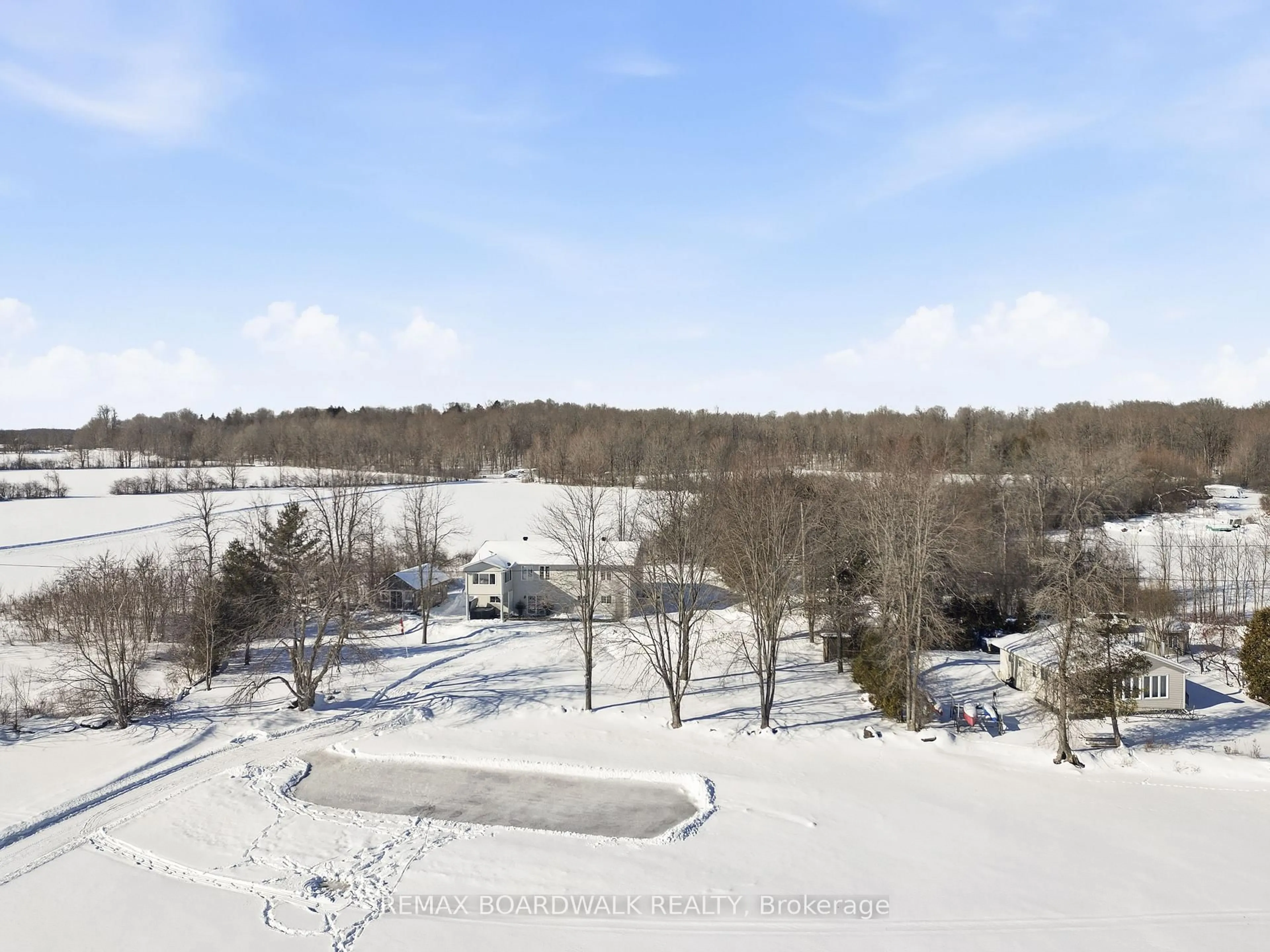 A pic from outside/outdoor area/front of a property/back of a property/a pic from drone, unknown for 100 Mcculloughs Landing, Perth Ontario K7H 3C8