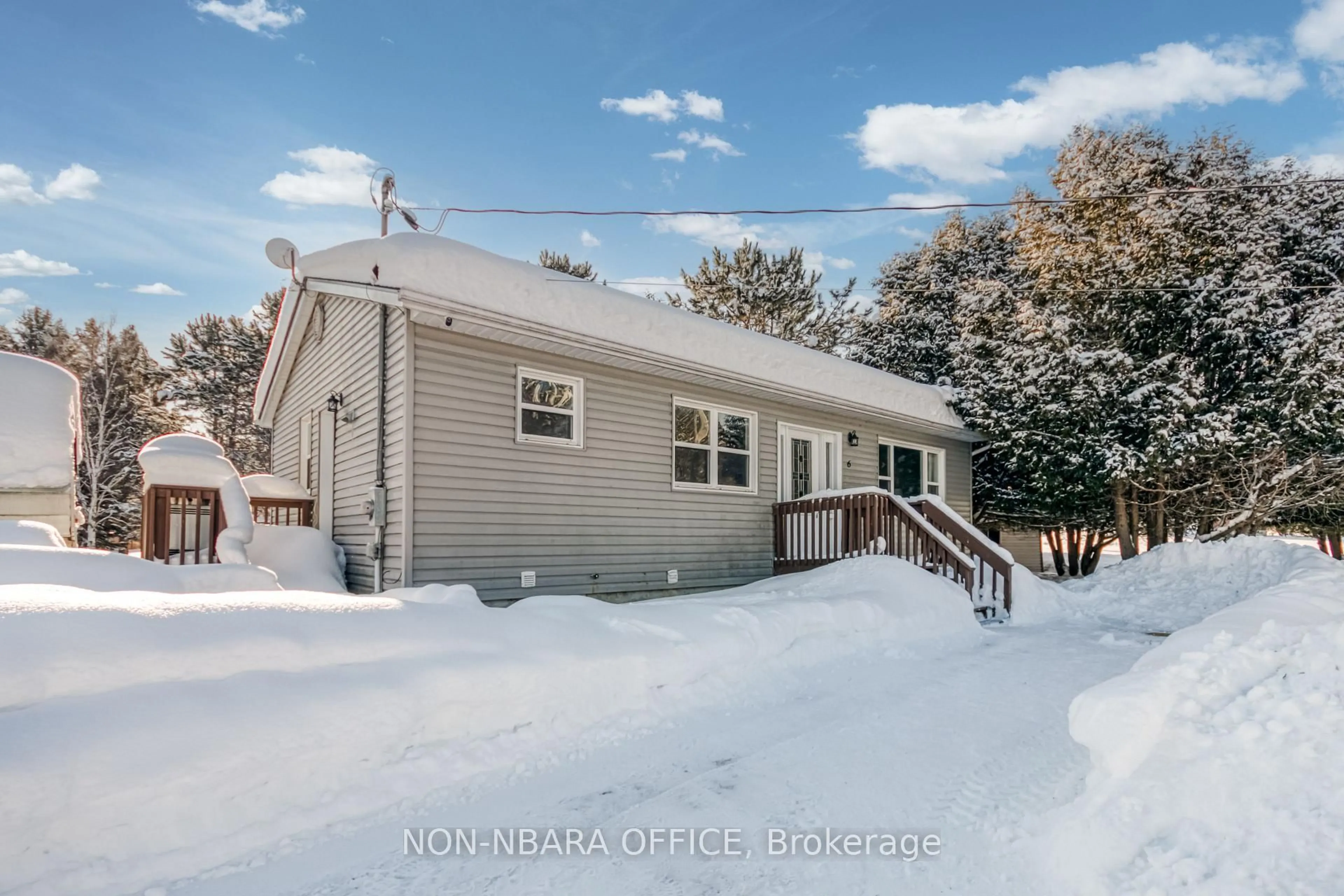 Unknown for 6 Des Pins St, West Nipissing Ontario P0M 1H0