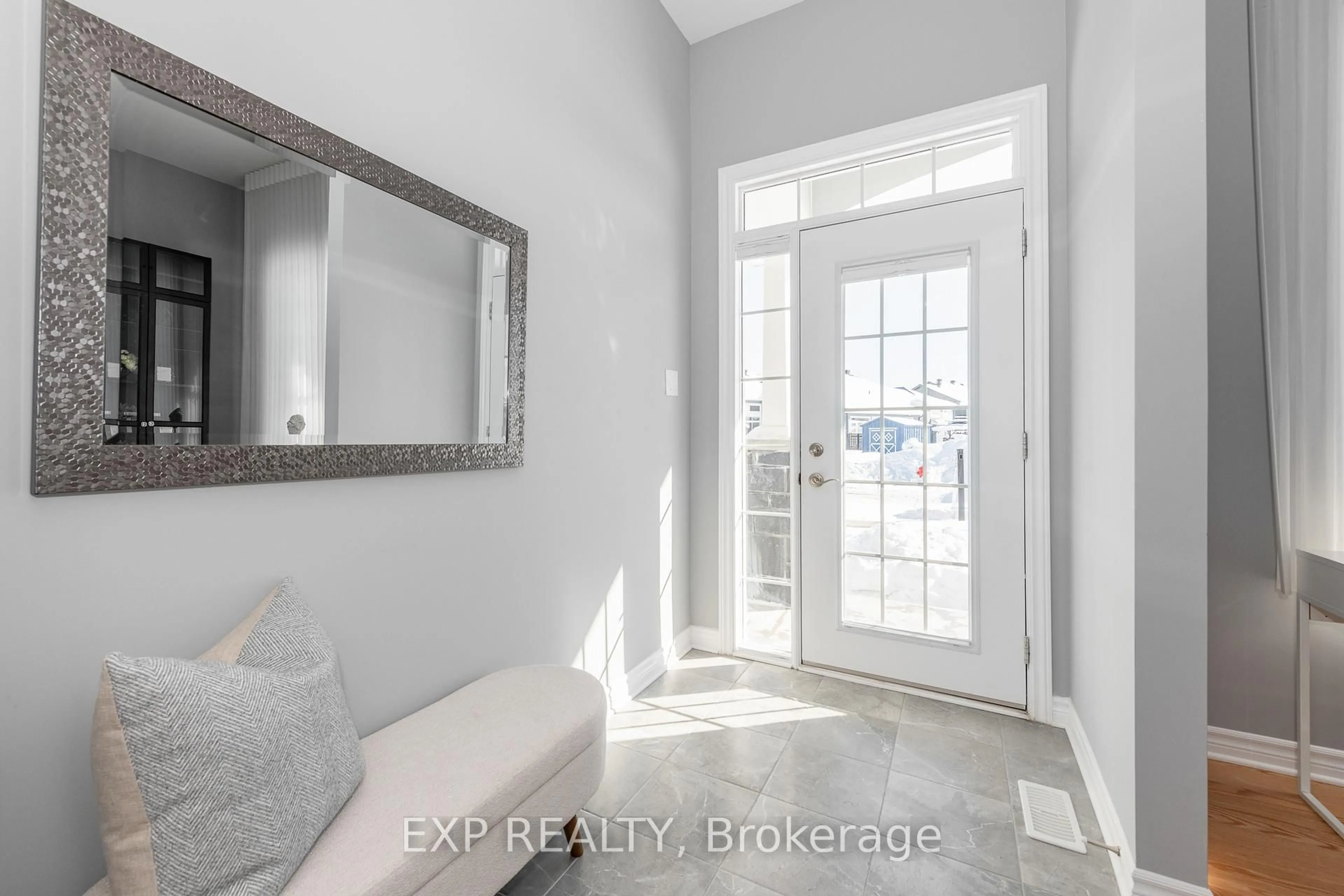 Indoor entryway for 676 Fisher St, North Grenville Ontario K0G 1J0