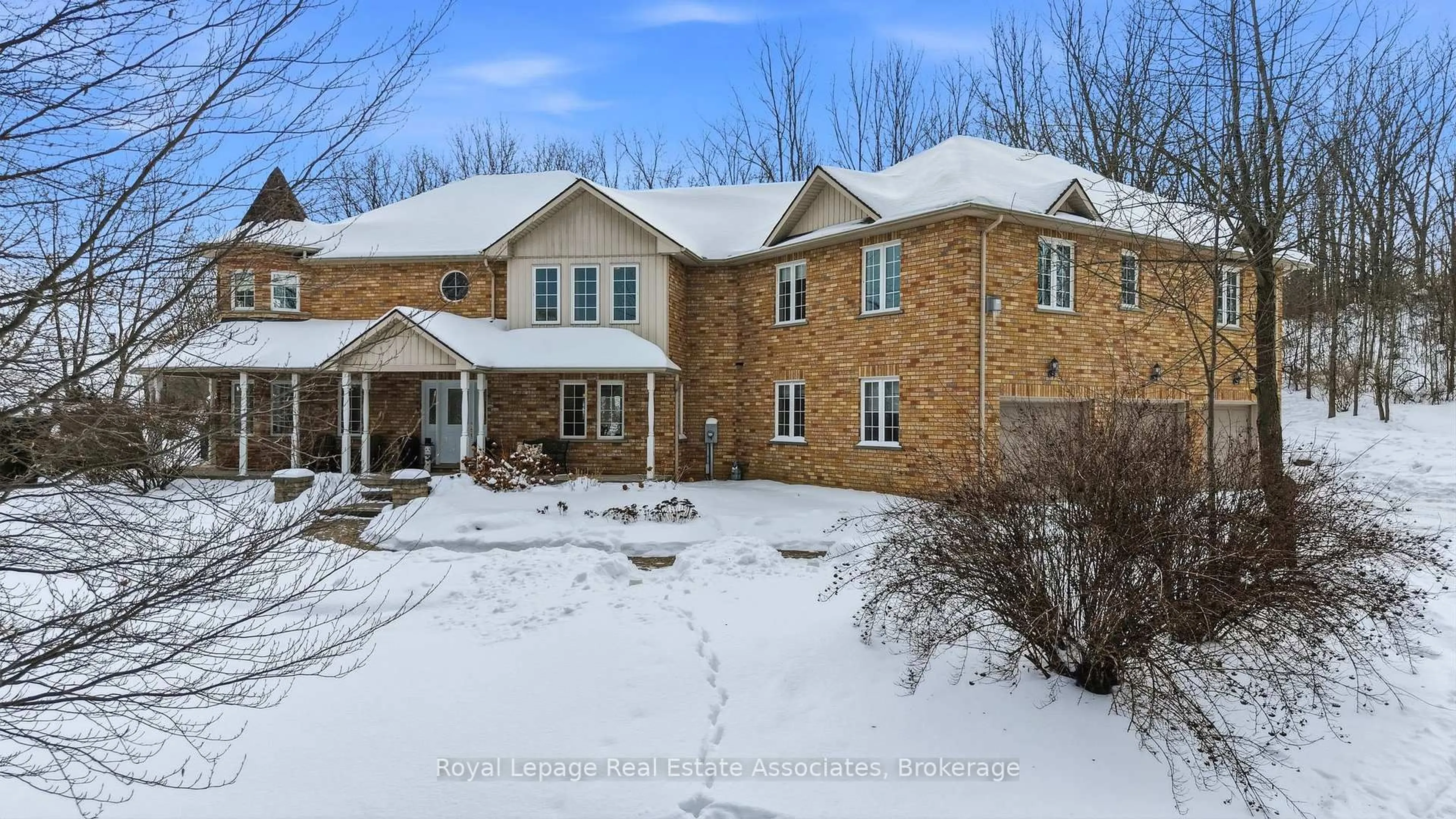 Unknown for 86 Ridge Rd, Grimsby Ontario L3M 4E7