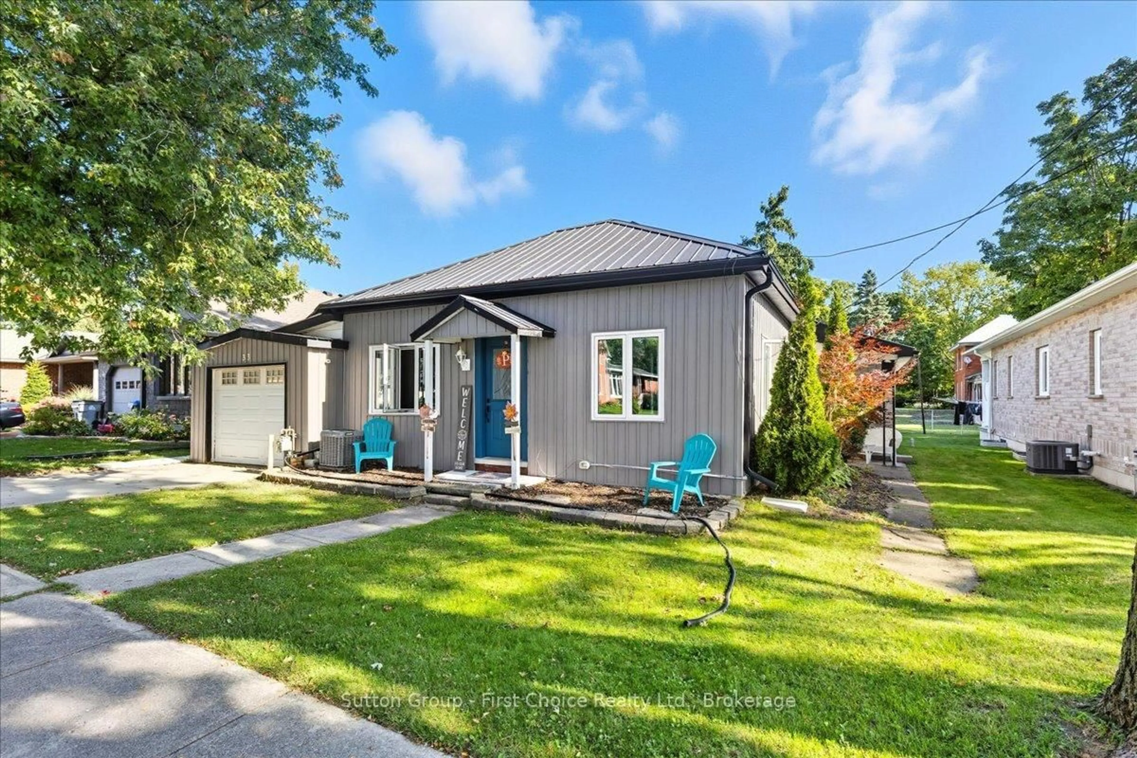 Home with vinyl exterior material, street for 33 Victoria St, West Perth Ontario N0K 1N0