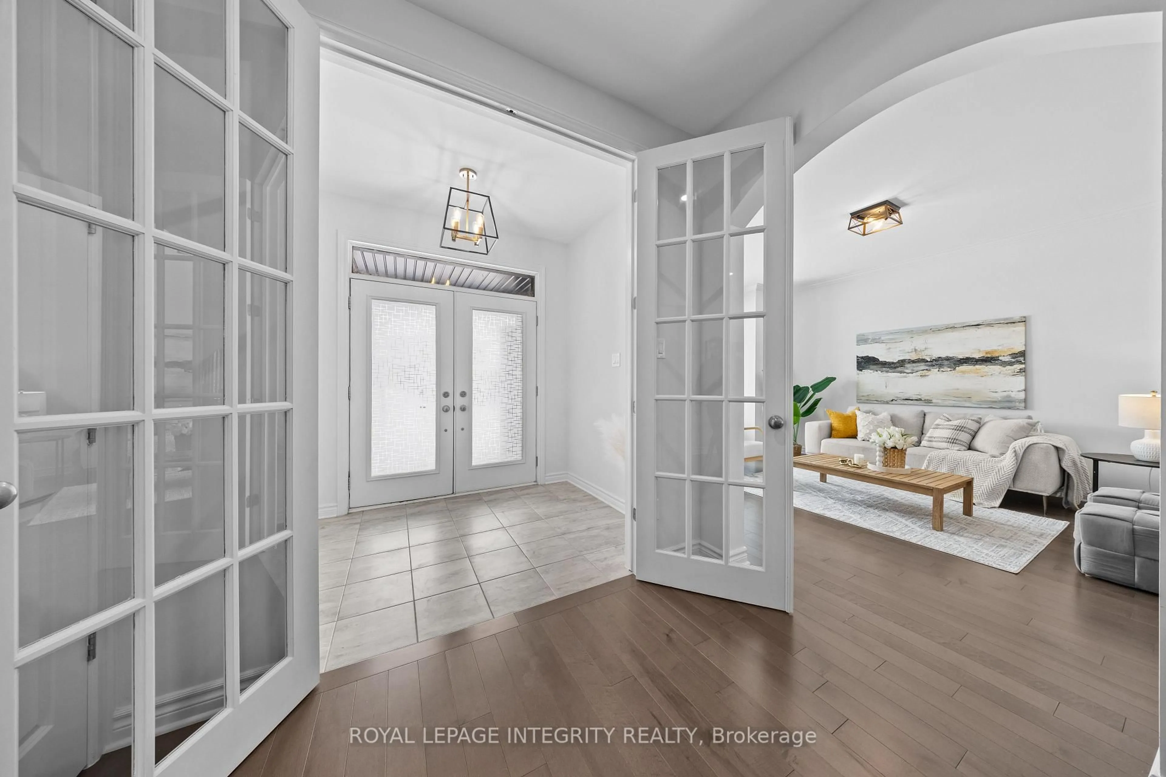 Indoor entryway for 385 Big Dipper St, Ottawa Ontario K4M 0K1