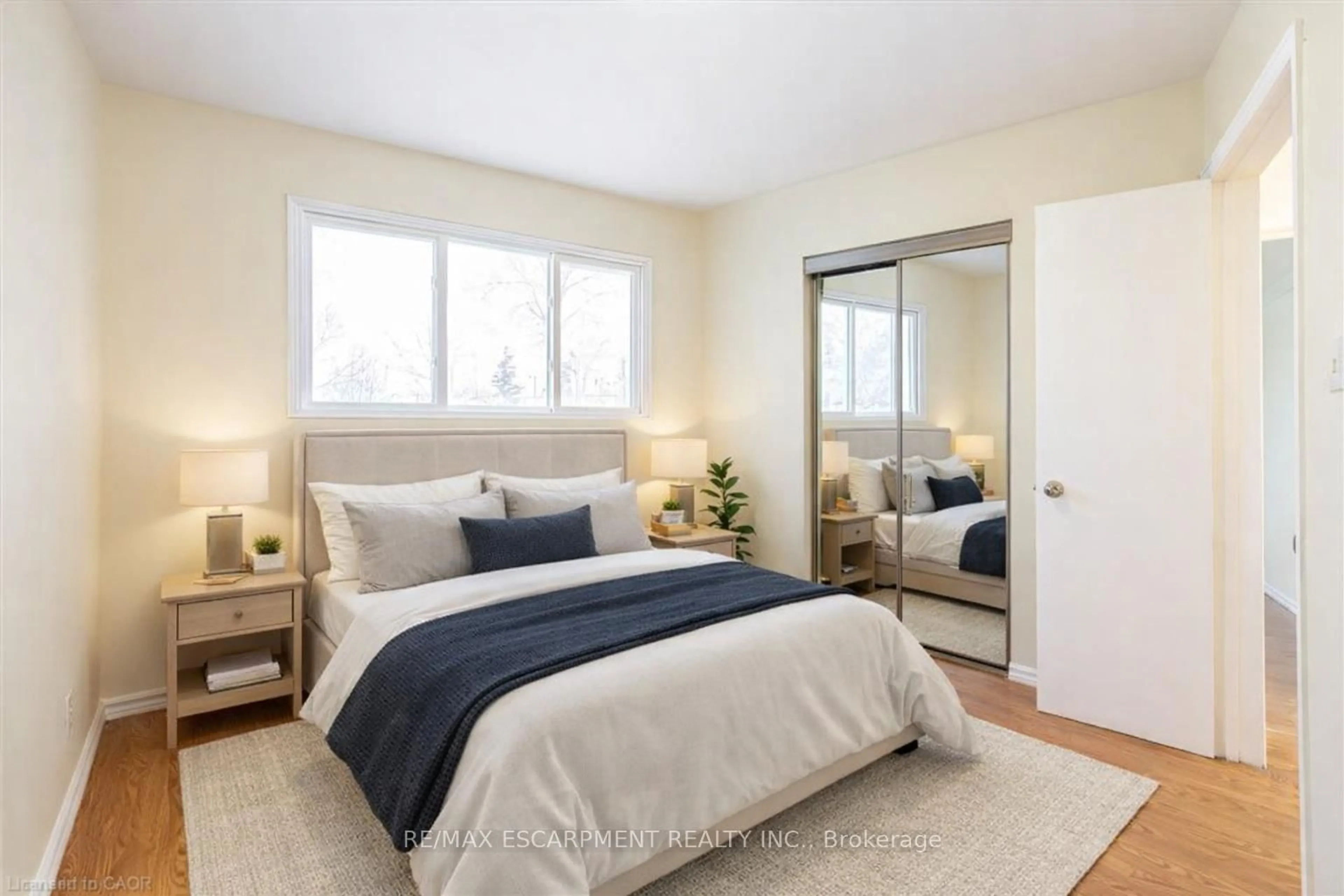 Bedroom with bed, unknown for 16 Garrow Dr, Hamilton Ontario L9C 6G9