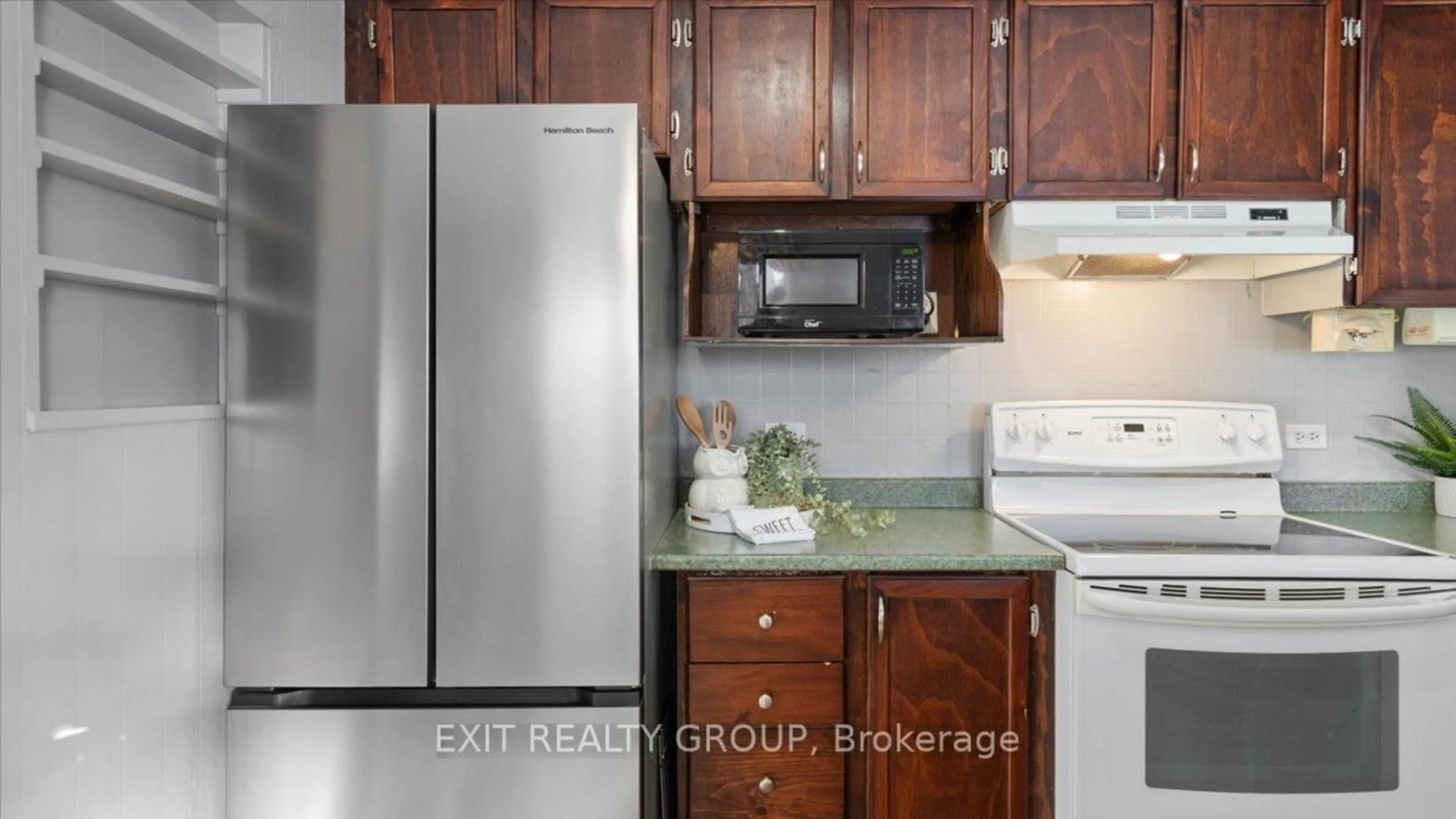 Standard kitchen, unknown for 84 Chatterton Valley Cres, Quinte West Ontario K0K 2B0