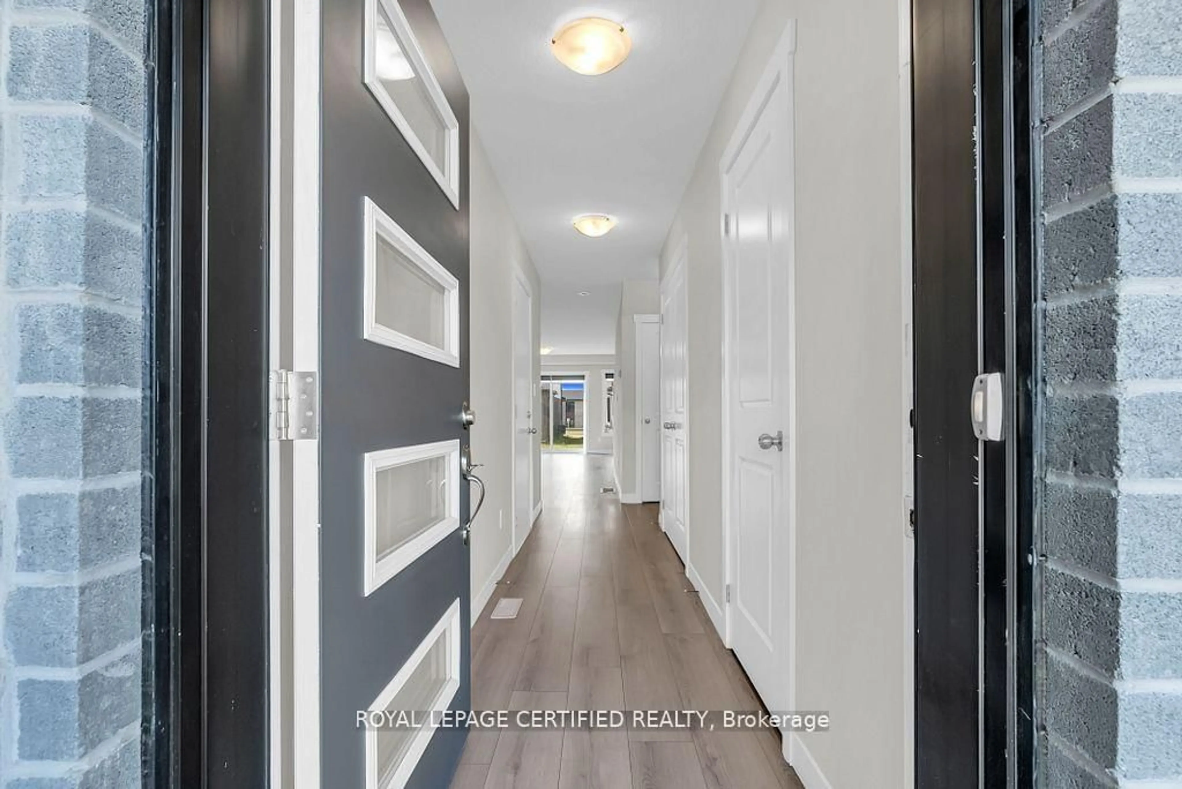 Indoor entryway for 34 Wilkinson Ave, Cambridge Ontario N1S 0E2