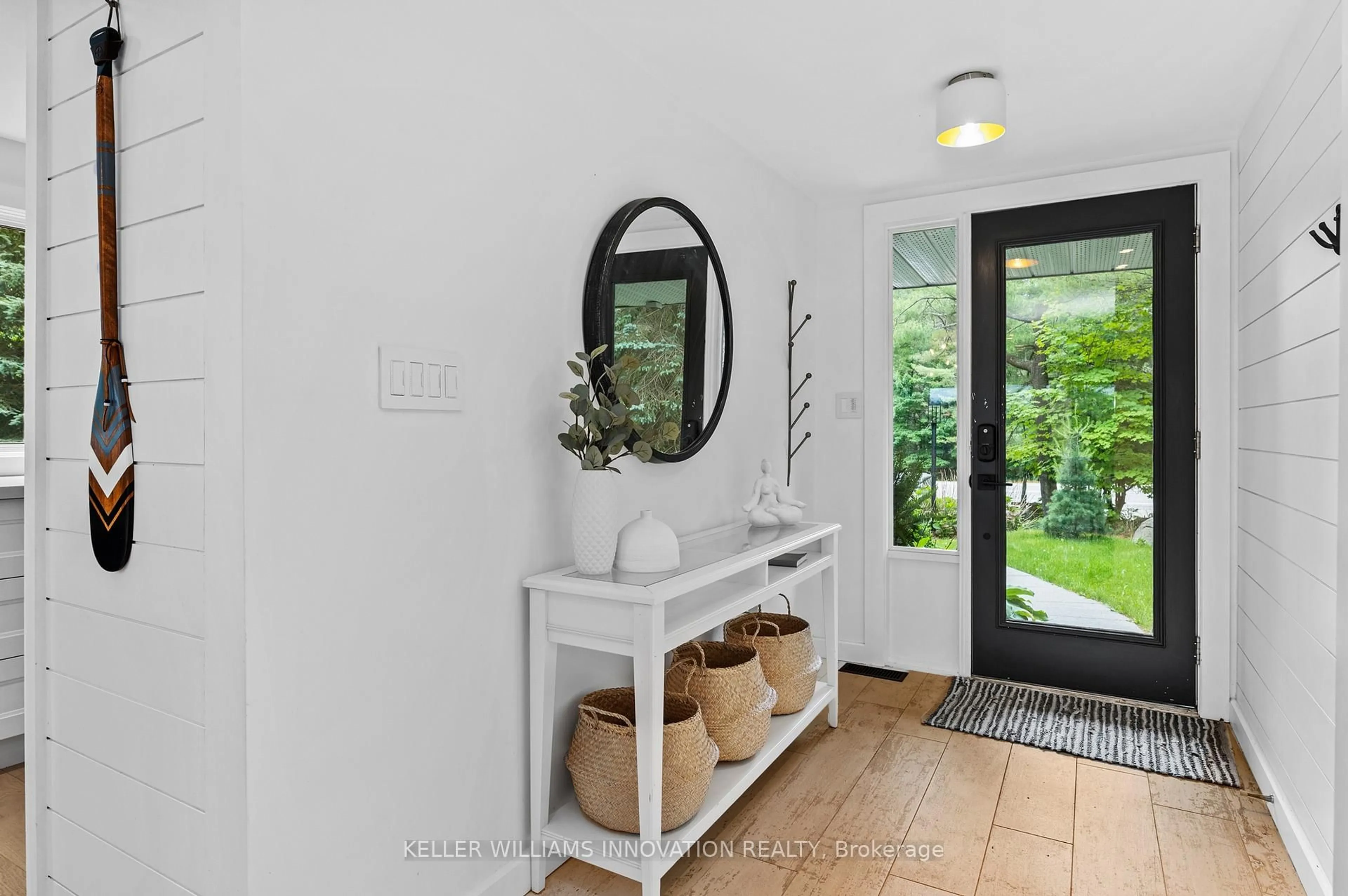 Indoor entryway for 2872 Muskoka Road 118, Muskoka Lakes Ontario P0B 1J0