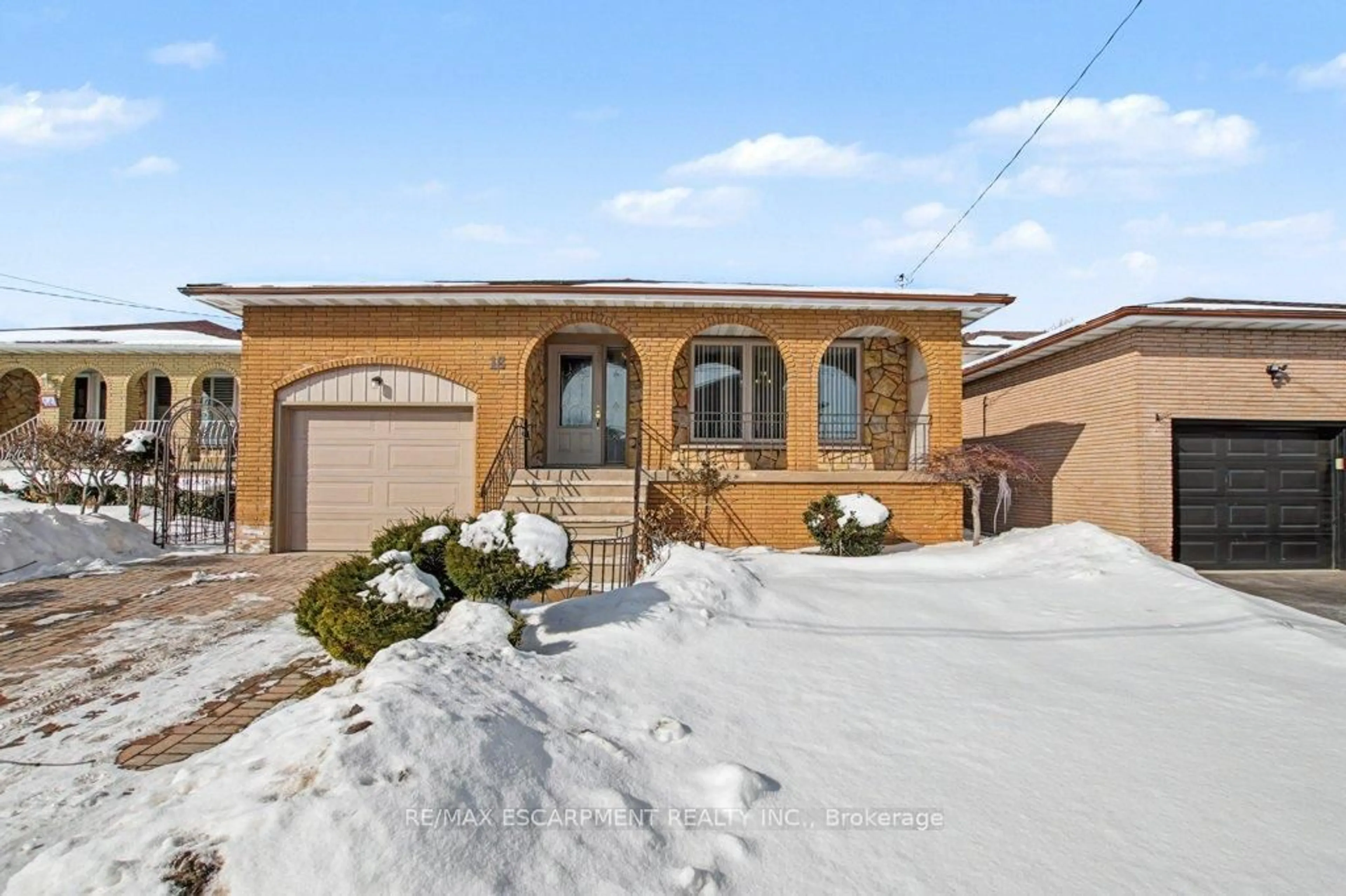 Home with brick exterior material, street for 18 RIDLEY Dr, Hamilton Ontario L8W 1J2