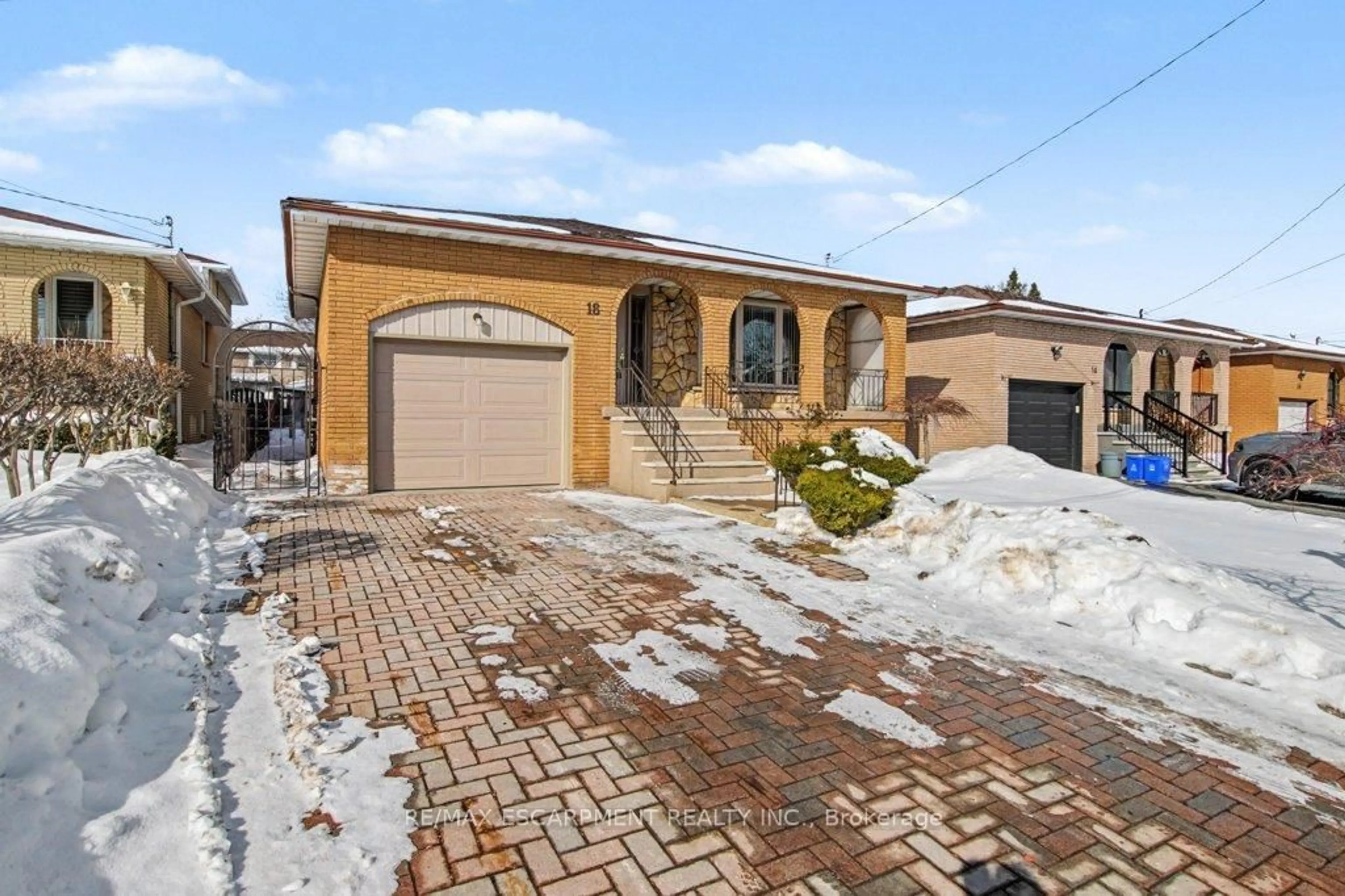 Home with brick exterior material, street for 18 RIDLEY Dr, Hamilton Ontario L8W 1J2