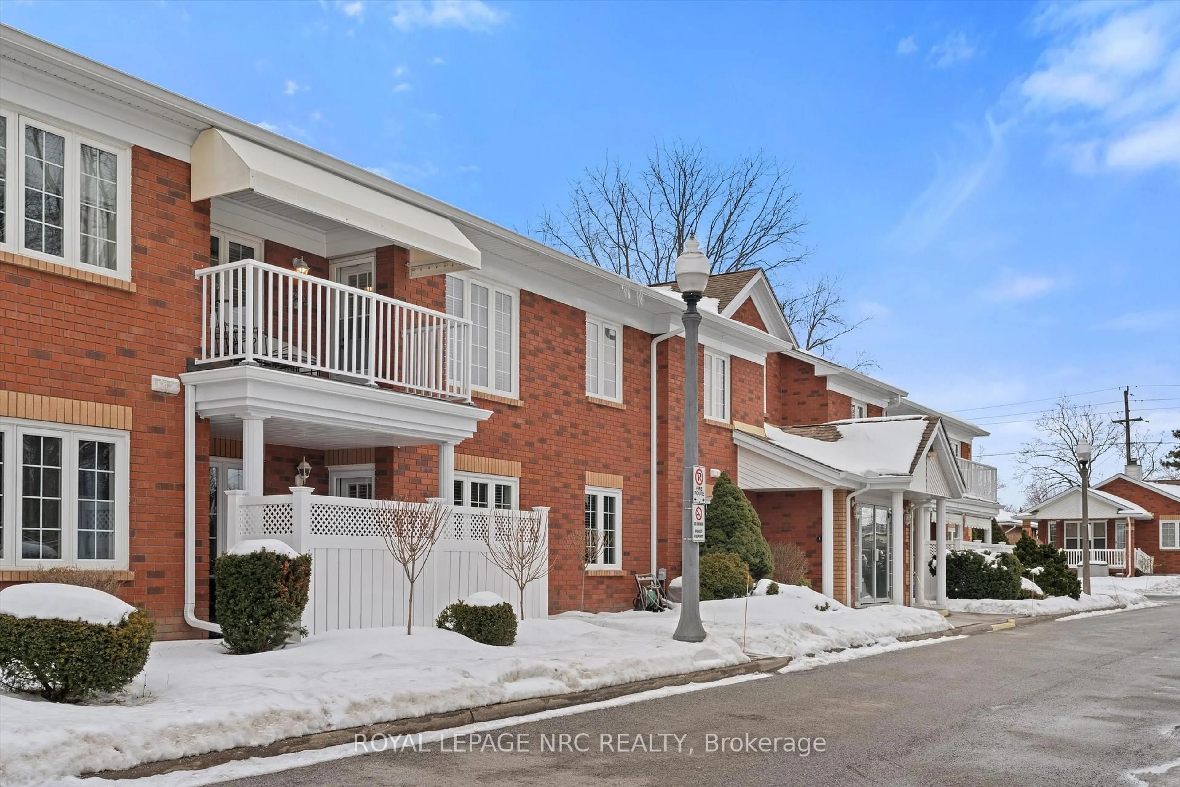 Home with brick exterior material, street for 433 Linwell Rd #202, St. Catharines Ontario L2M 2P5