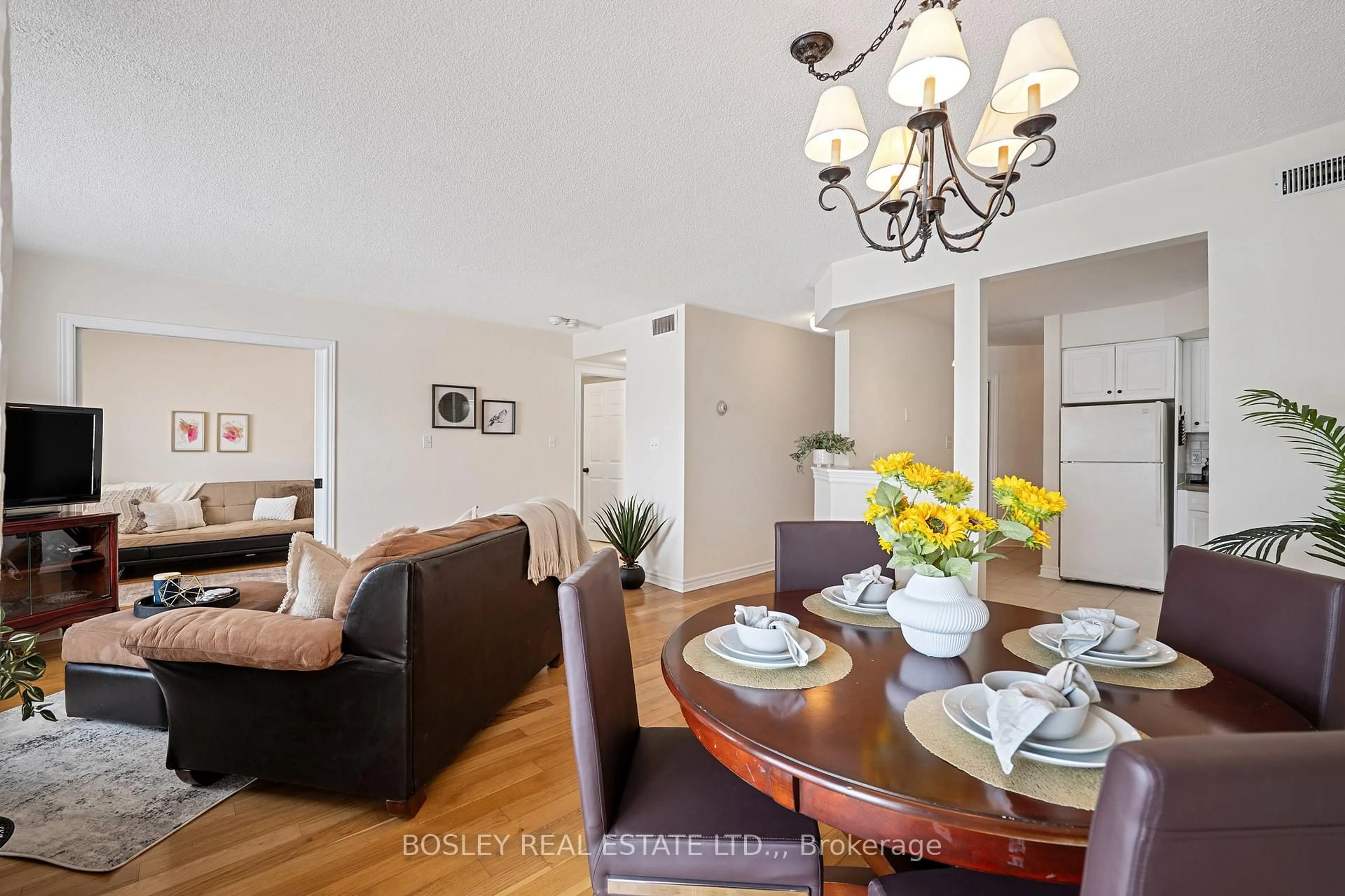 Dining room, wood/laminate floor for 1061 Vansickle Rd #205A, St. Catharines Ontario L2S 2X4
