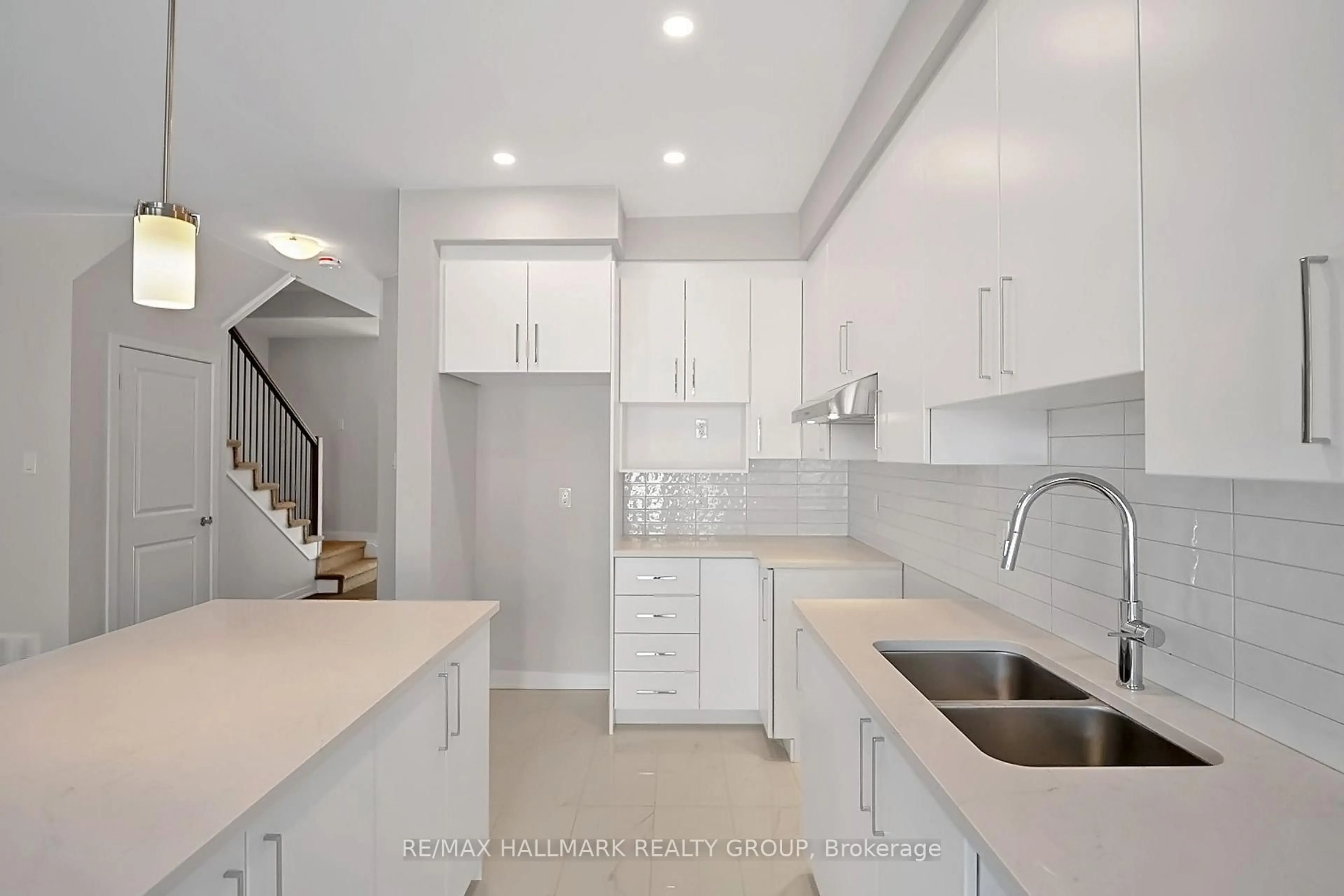 Open concept kitchen, ceramic/tile floor for 1924 Hawker Private, Carp Ontario K0A 1L0