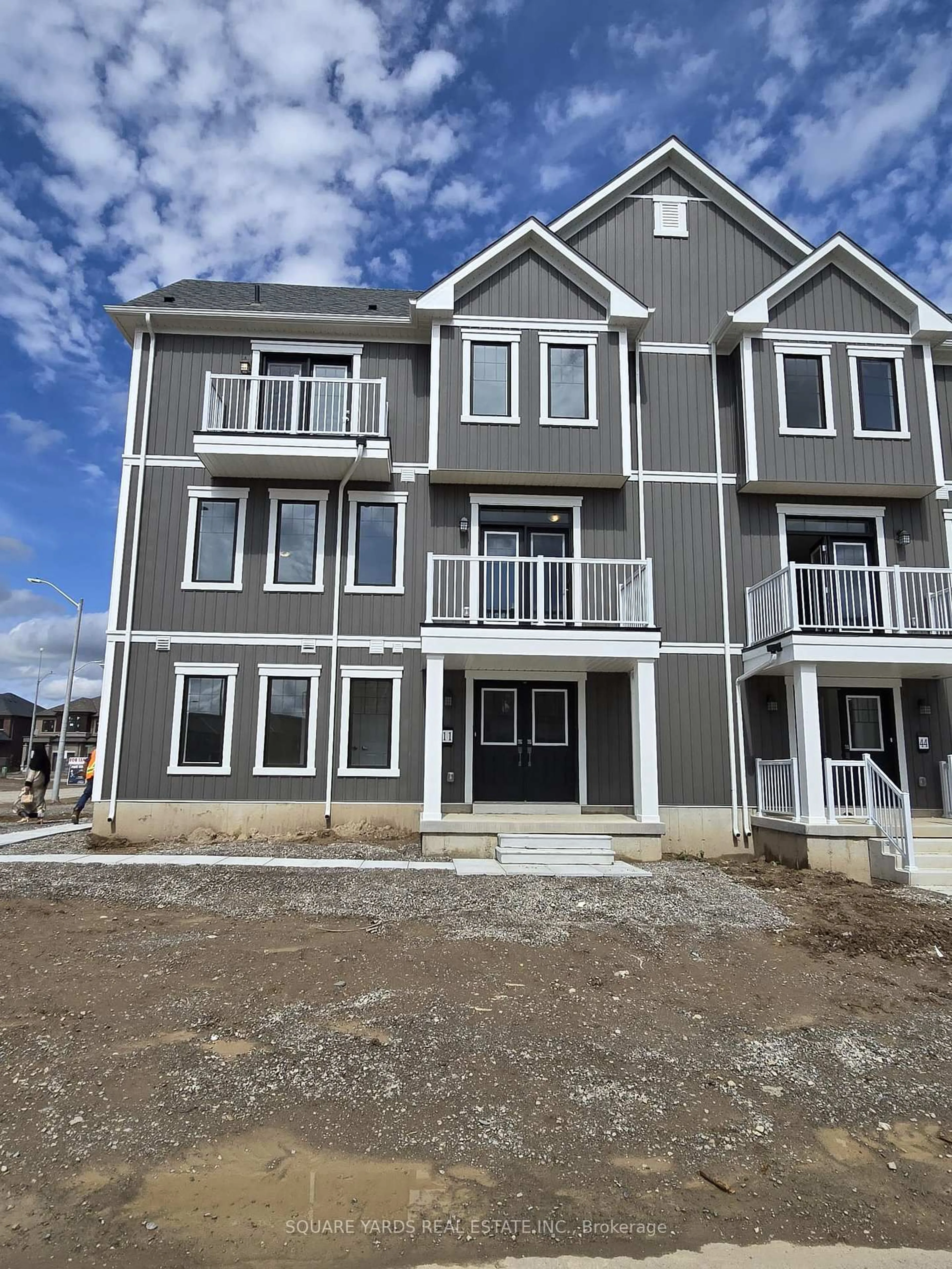 Home with vinyl exterior material, building for 11 Kensington Rd, Haldimand Ontario N3W 0K2