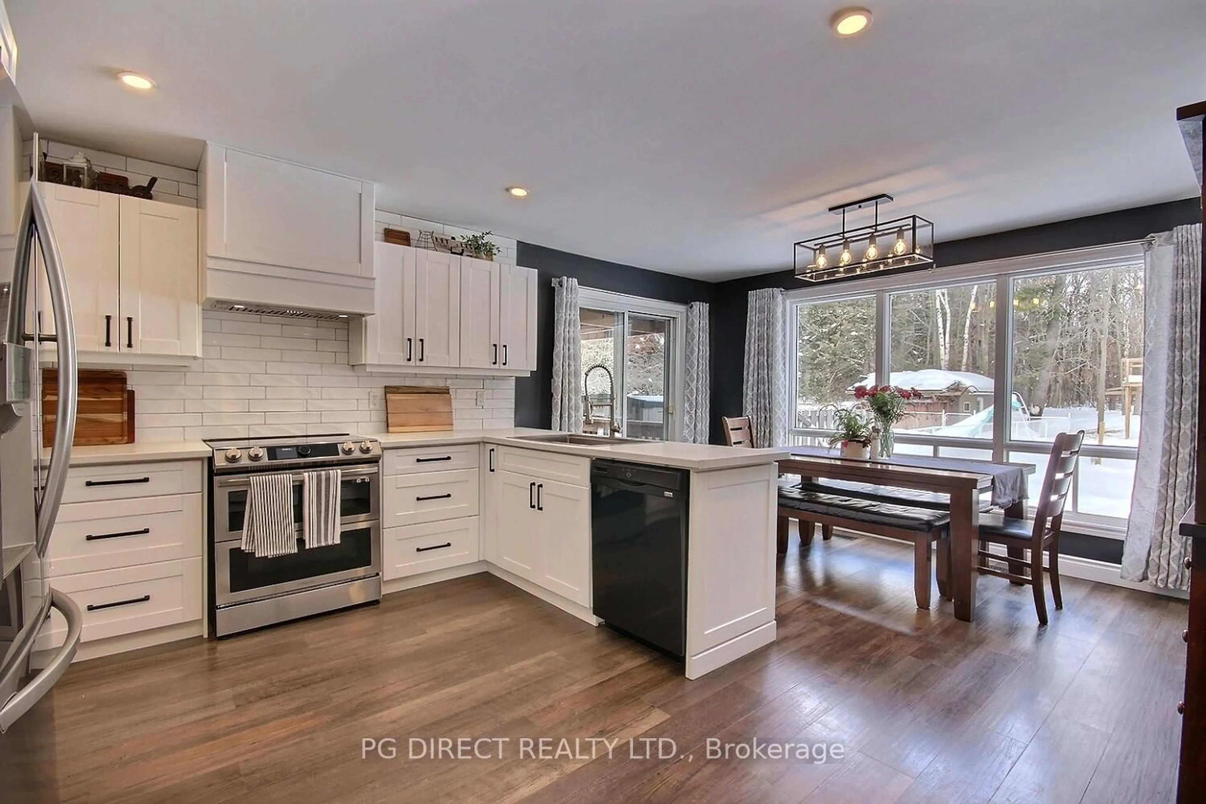 Open concept kitchen, unknown for 209 Murray St, Ingleside Ontario K8V 5P4