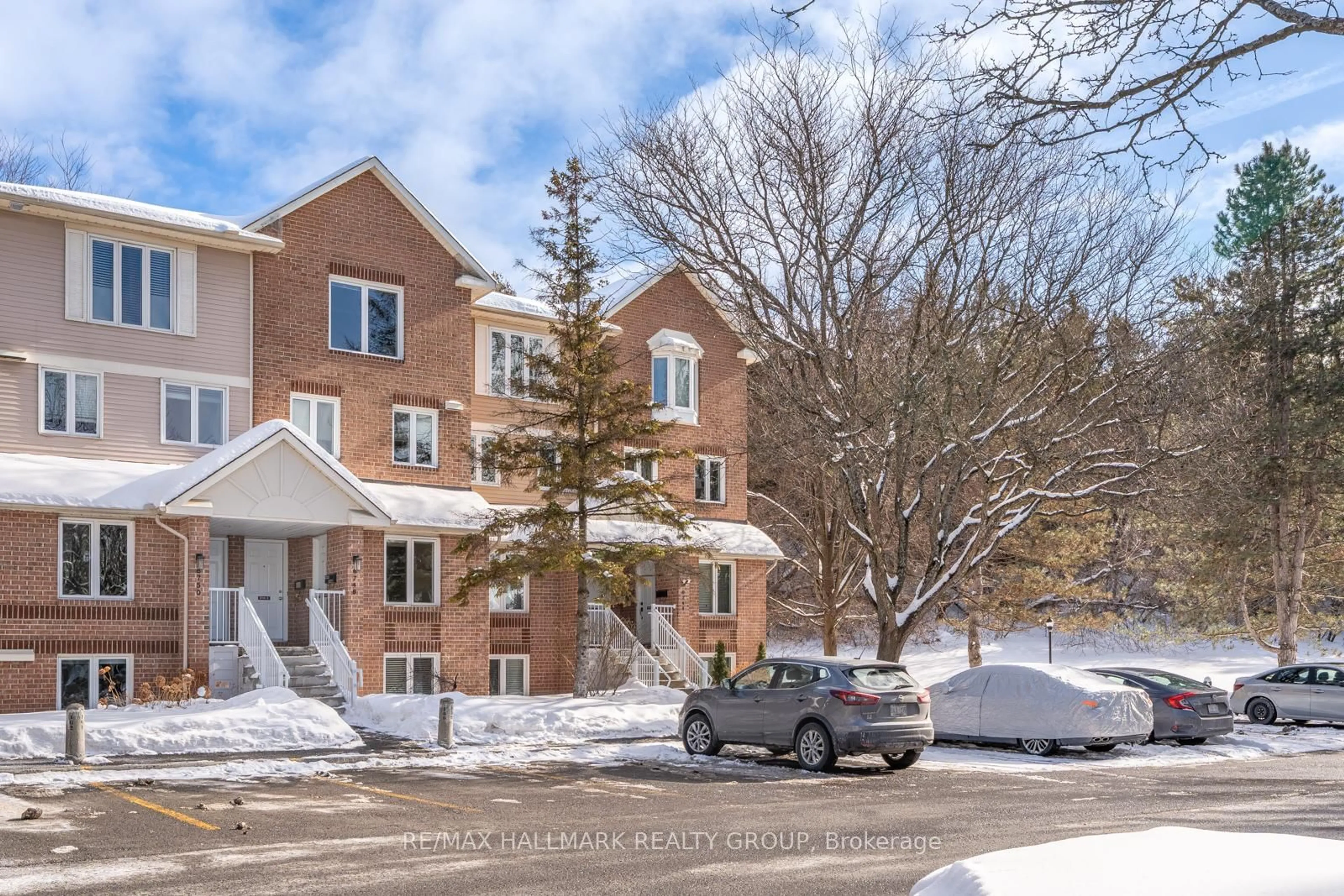 Unknown for 6746 Jeanne Darc Blvd #B, Ottawa Ontario K1C 6E9