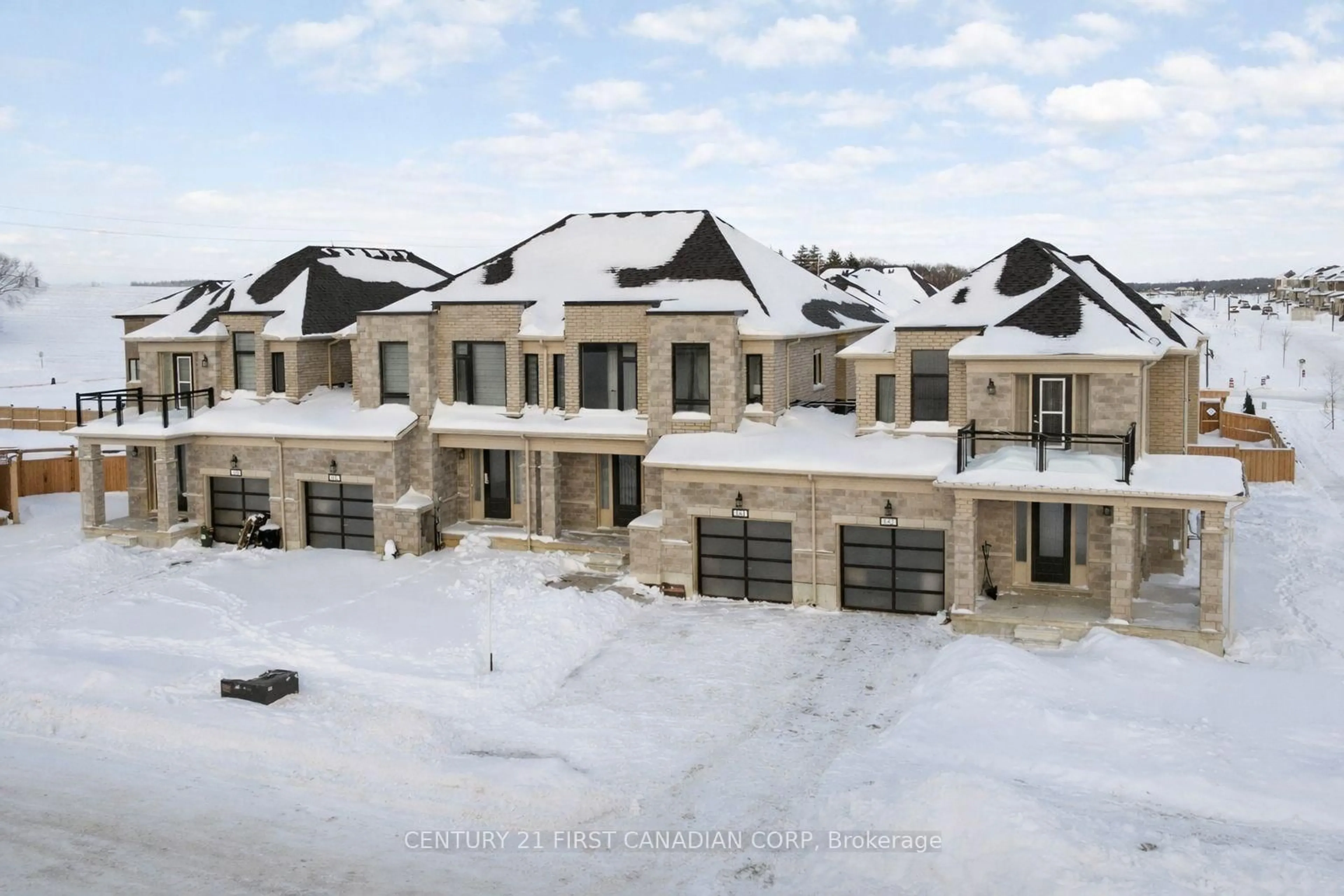 A pic from outside/outdoor area/front of a property/back of a property/a pic from drone, unknown for 844 Sobeski Ave, Woodstock Ontario N4T 0P2