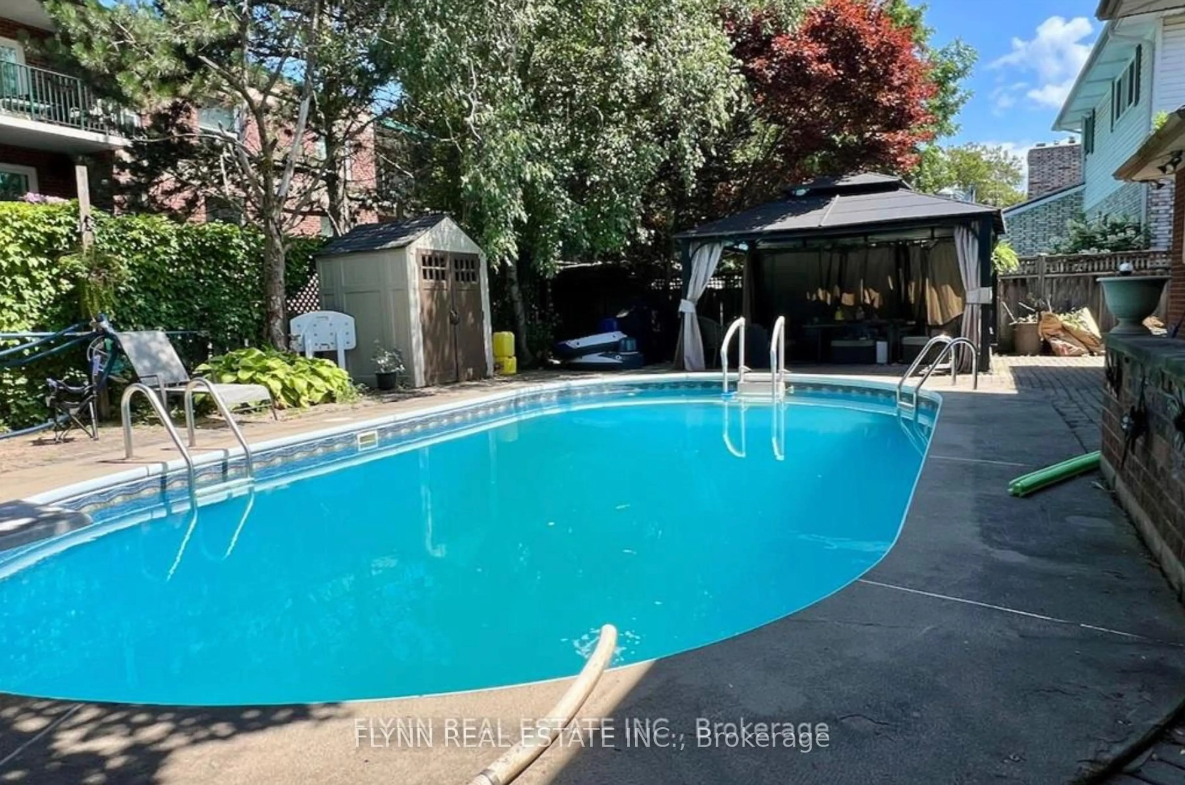 Pool for 6707 CRAWFORD St, Niagara Falls Ontario L2E 5Z3