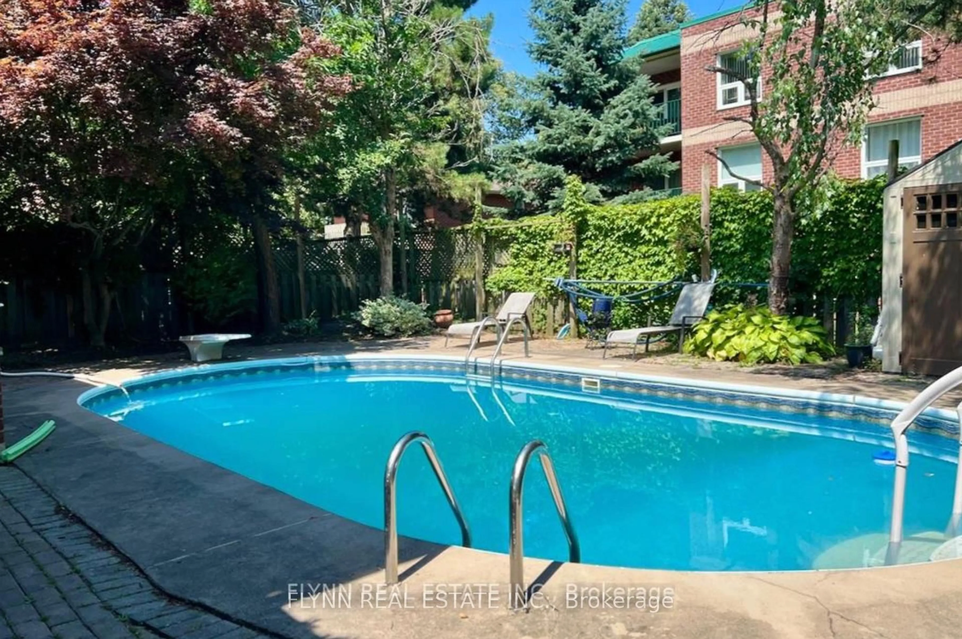 Pool for 6707 CRAWFORD St, Niagara Falls Ontario L2E 5Z3