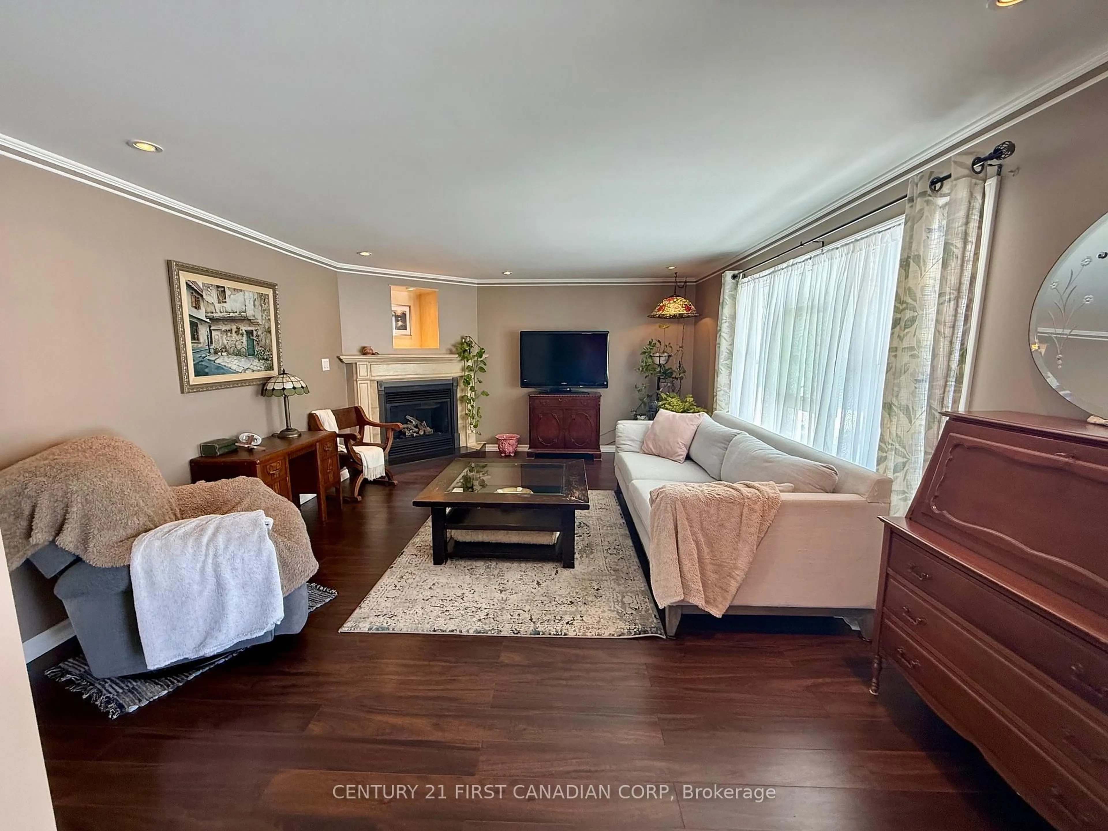 Living room with furniture, unknown for 29 Maple Grove Crt, South Huron Ontario N0M 1T0