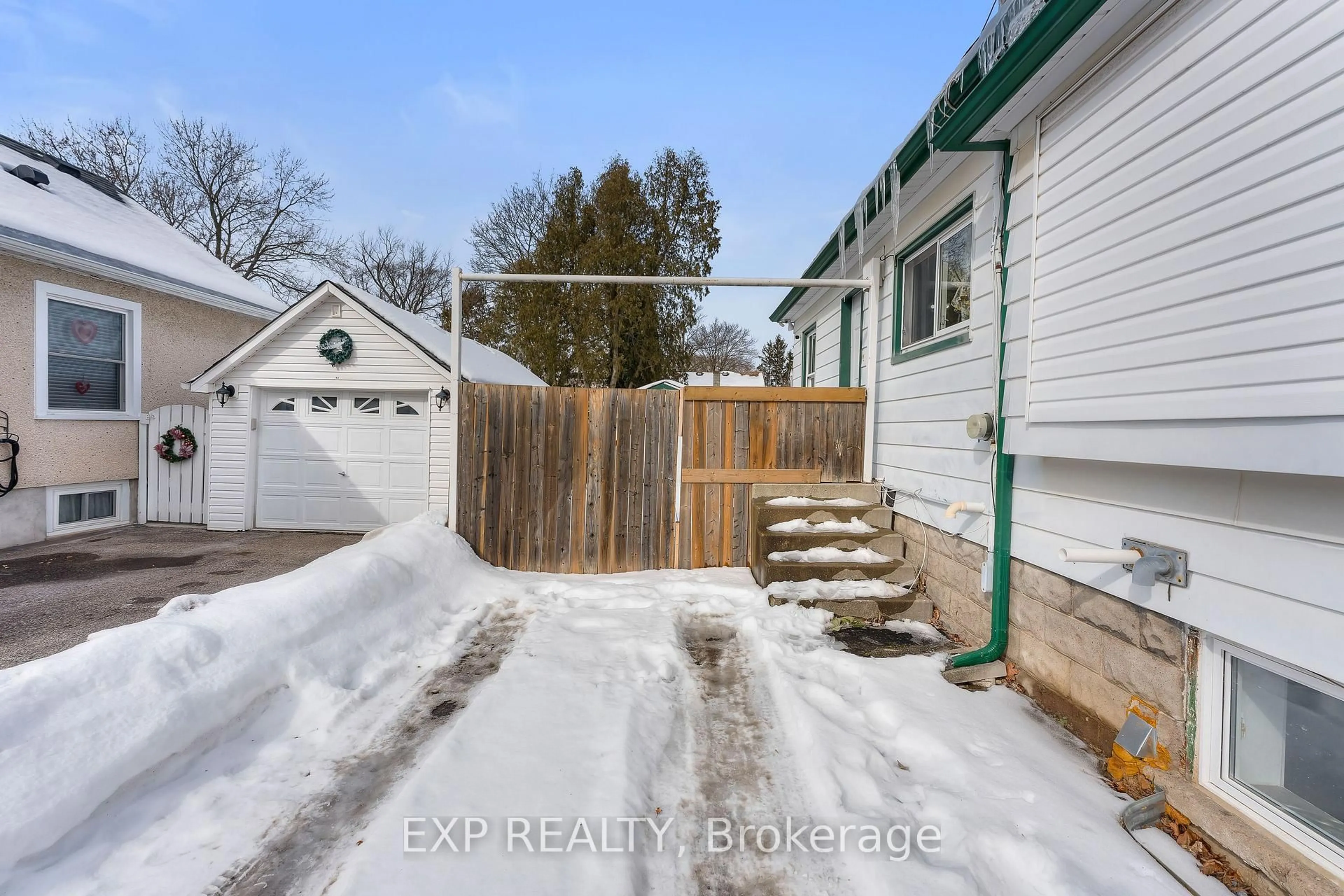 Unknown for 129 Beech St, St. Catharines Ontario L2R 2C1