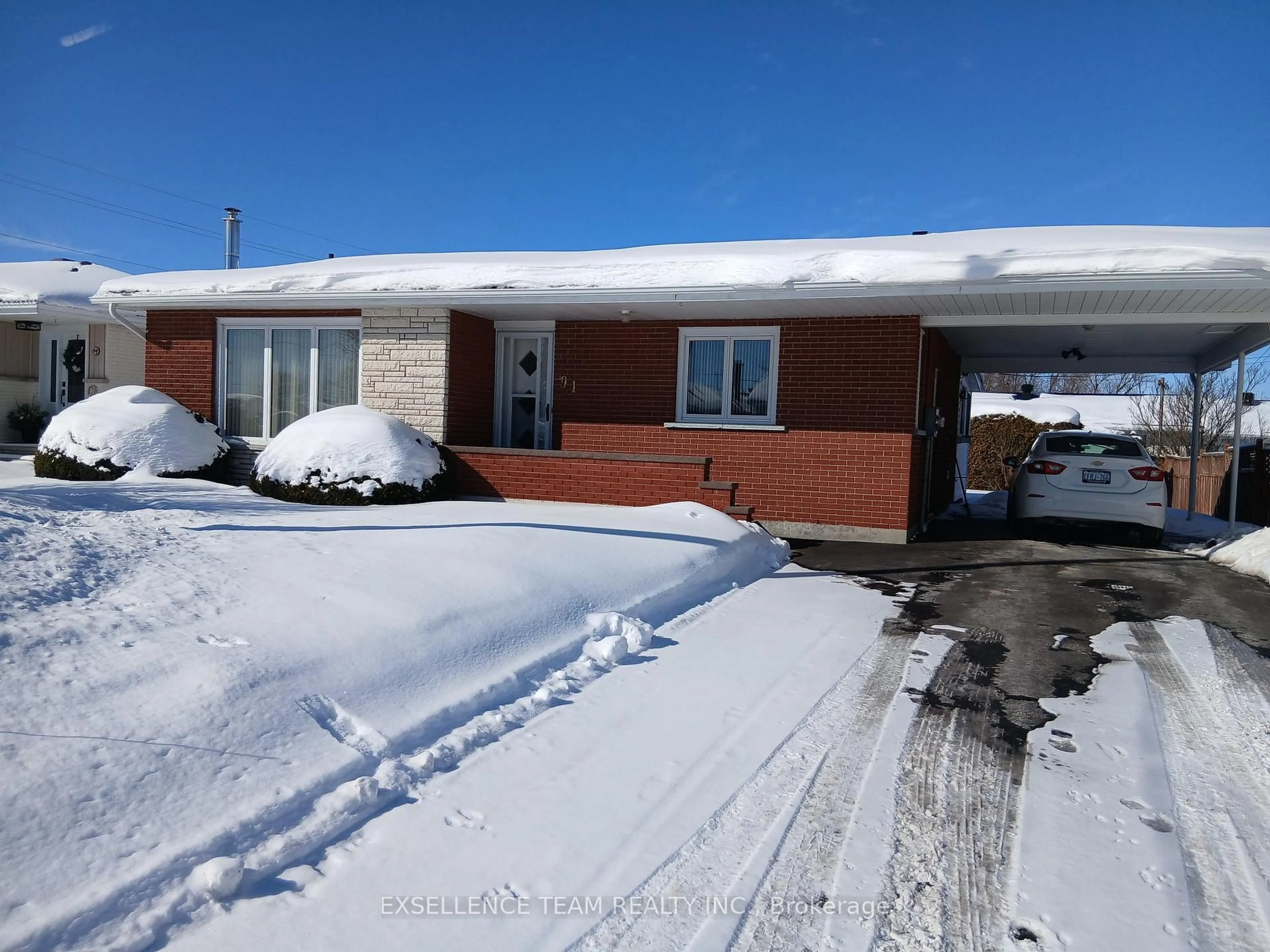 A pic from outside/outdoor area/front of a property/back of a property/a pic from drone, street for 91 Victoria St, North Glengarry Ontario K0C 1A0